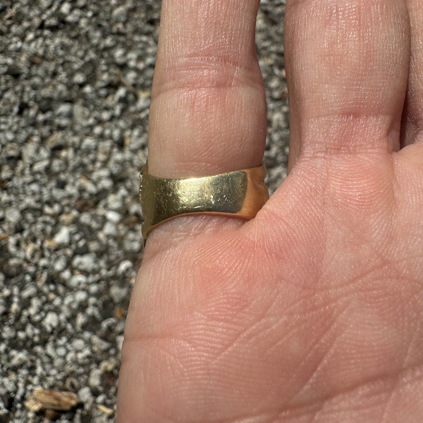 1970’s Solid 14k Yellow Gold .80ctw Natural Diamond Encrusted Brutalist Nugget Ring (6.25)