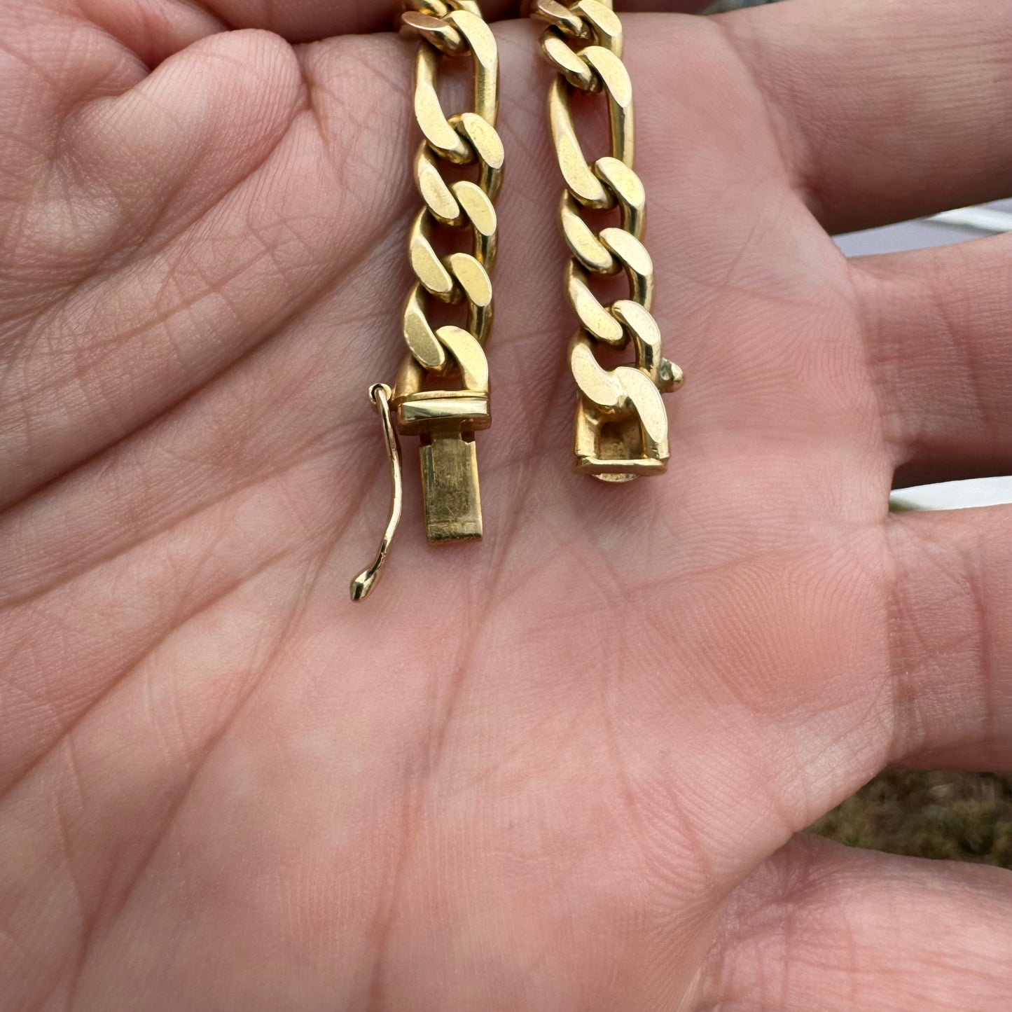 Circa 1970’s Solid 14k Italian Yellow Gold Curbed Figaro Link Necklace (23.5”)