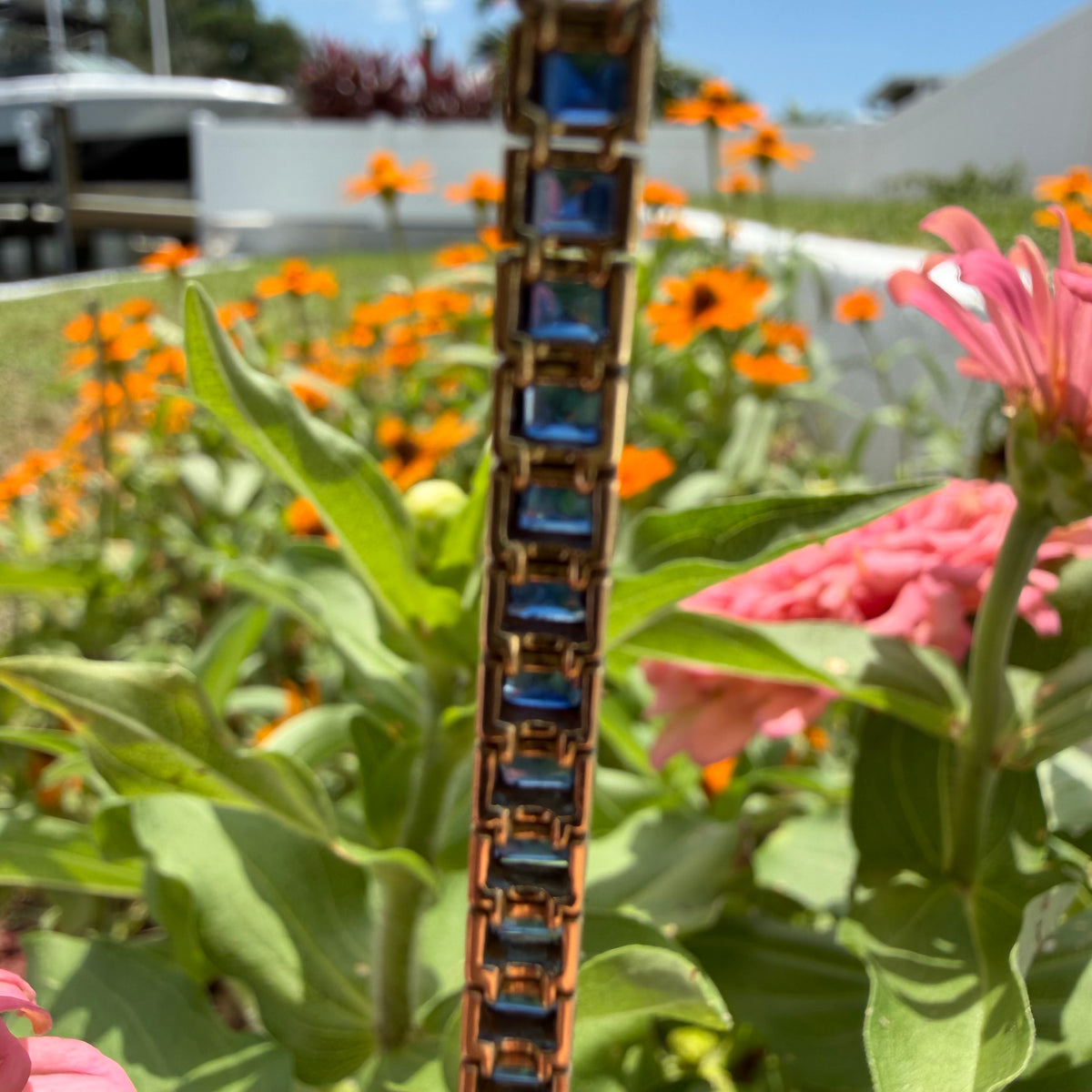 1930’s/40’s Solid 18k Yellow Gold 6.0ctw Carré Cut Natural Blue Sapphire Tennis Bracelet By Louis J. Meyer Inc. (7.25”)