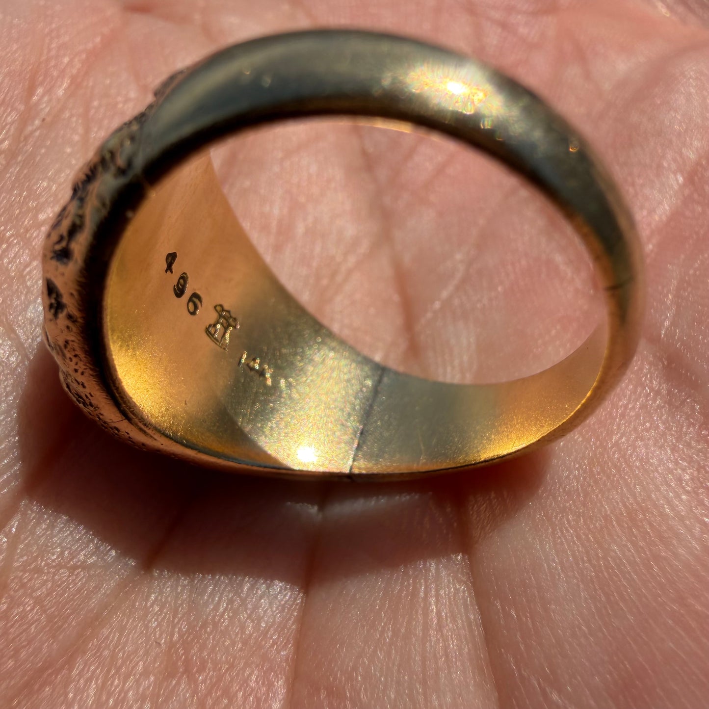 Antique Solid 14k Yellow Gold Natural Ruby Brutalist Gypsy Ring (7.75)