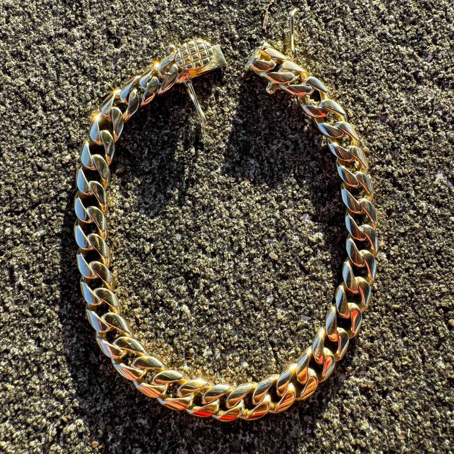 1980’s Solid 18k Yellow Gold Heavyweight Cuban Link Bracelet (8”)