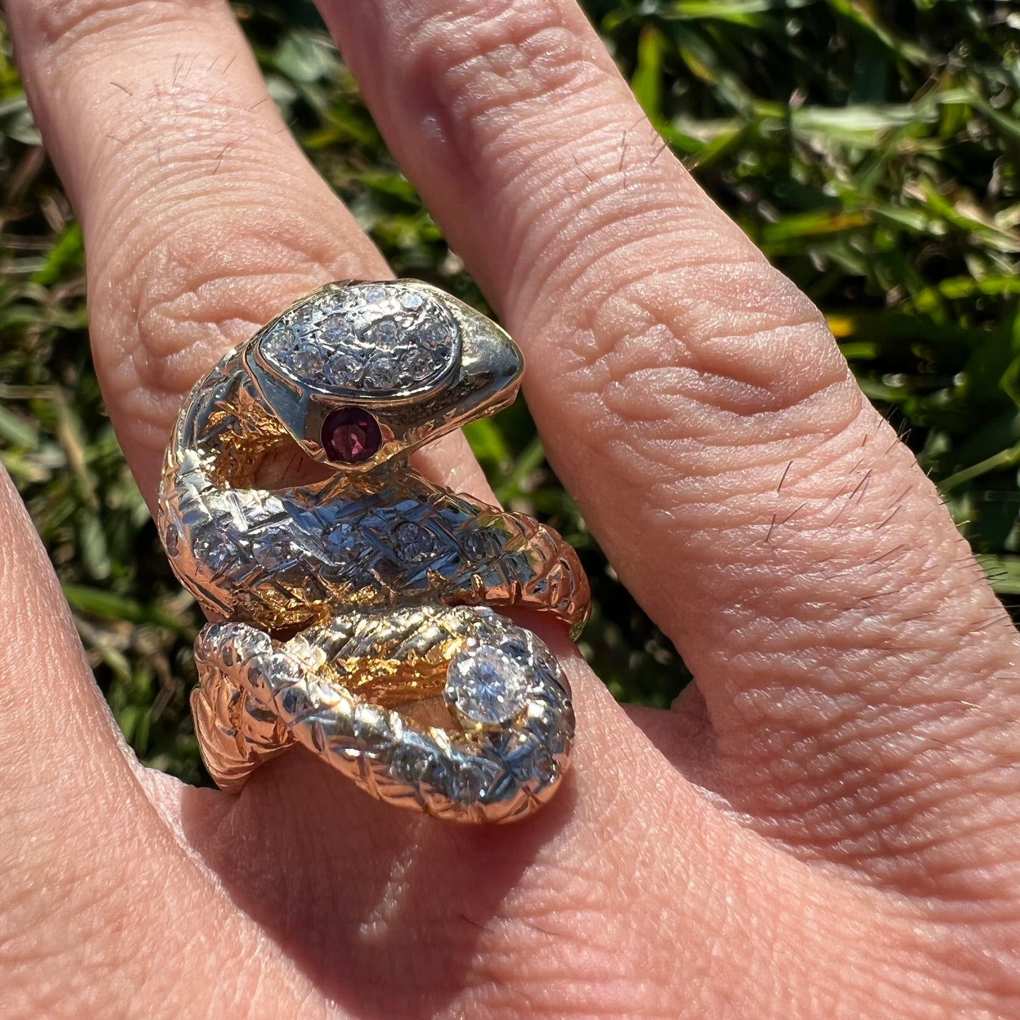 Vintage 14k Gold Natural Diamond And Ruby Heavyweight Protruding Snake Ring (8)