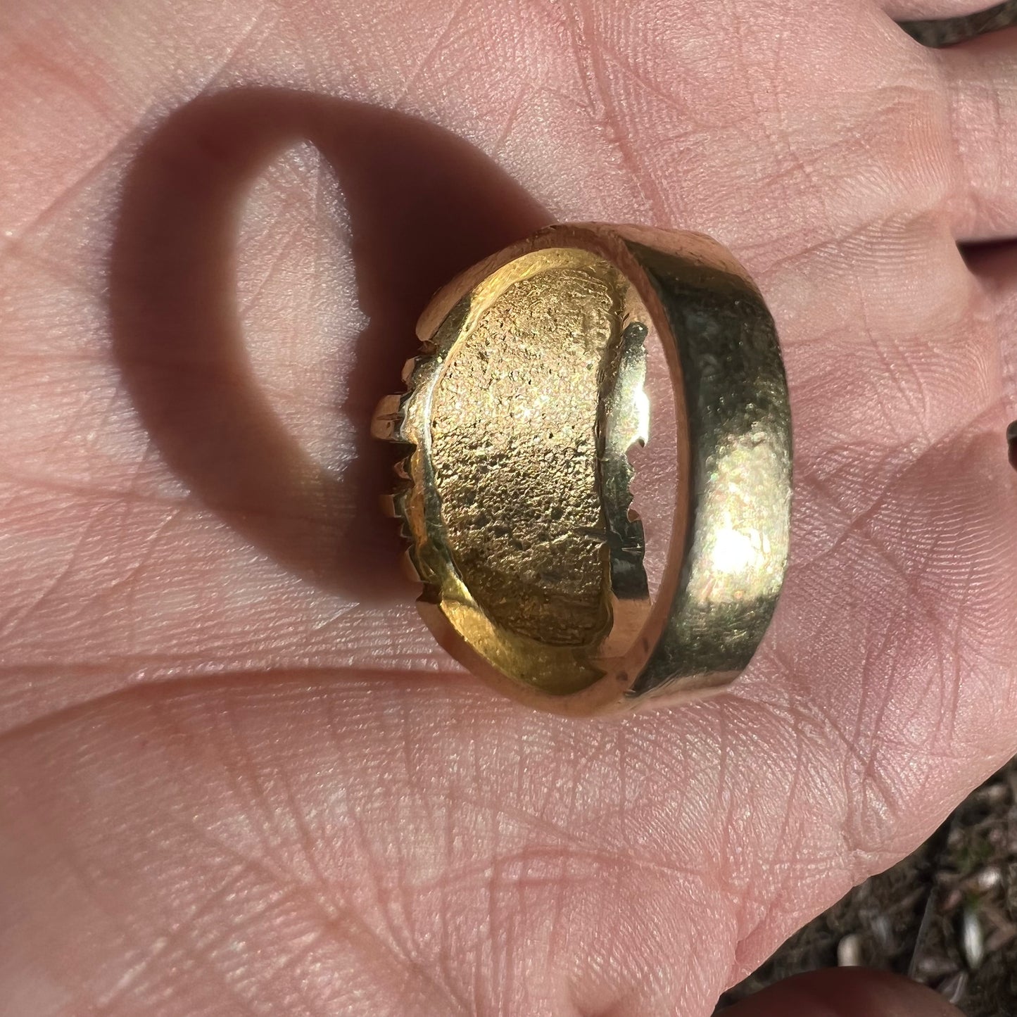 1988 Solid 14k Yellow Gold “Low Profile” Nugget Ring (9.5)