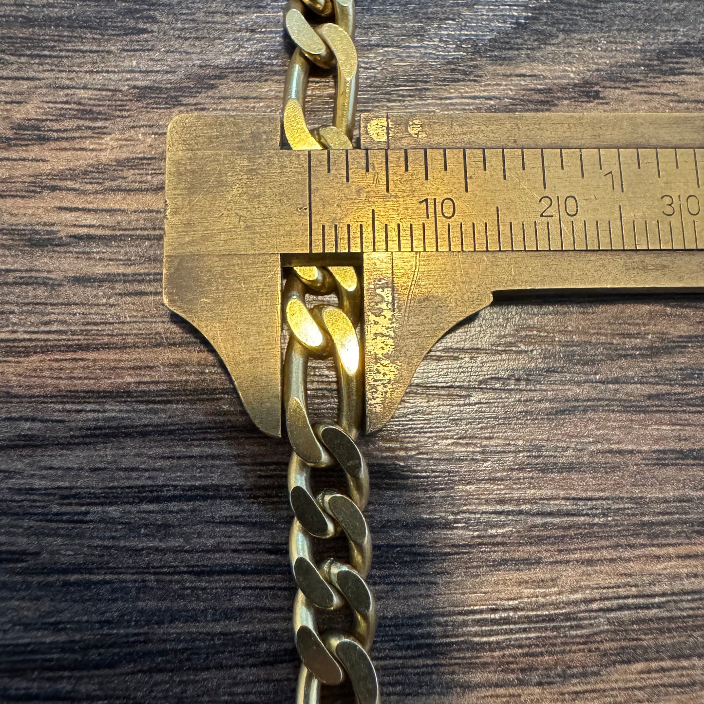 Circa 1970’s Solid 14k Italian Yellow Gold Curbed Figaro Link Necklace (23.5”)