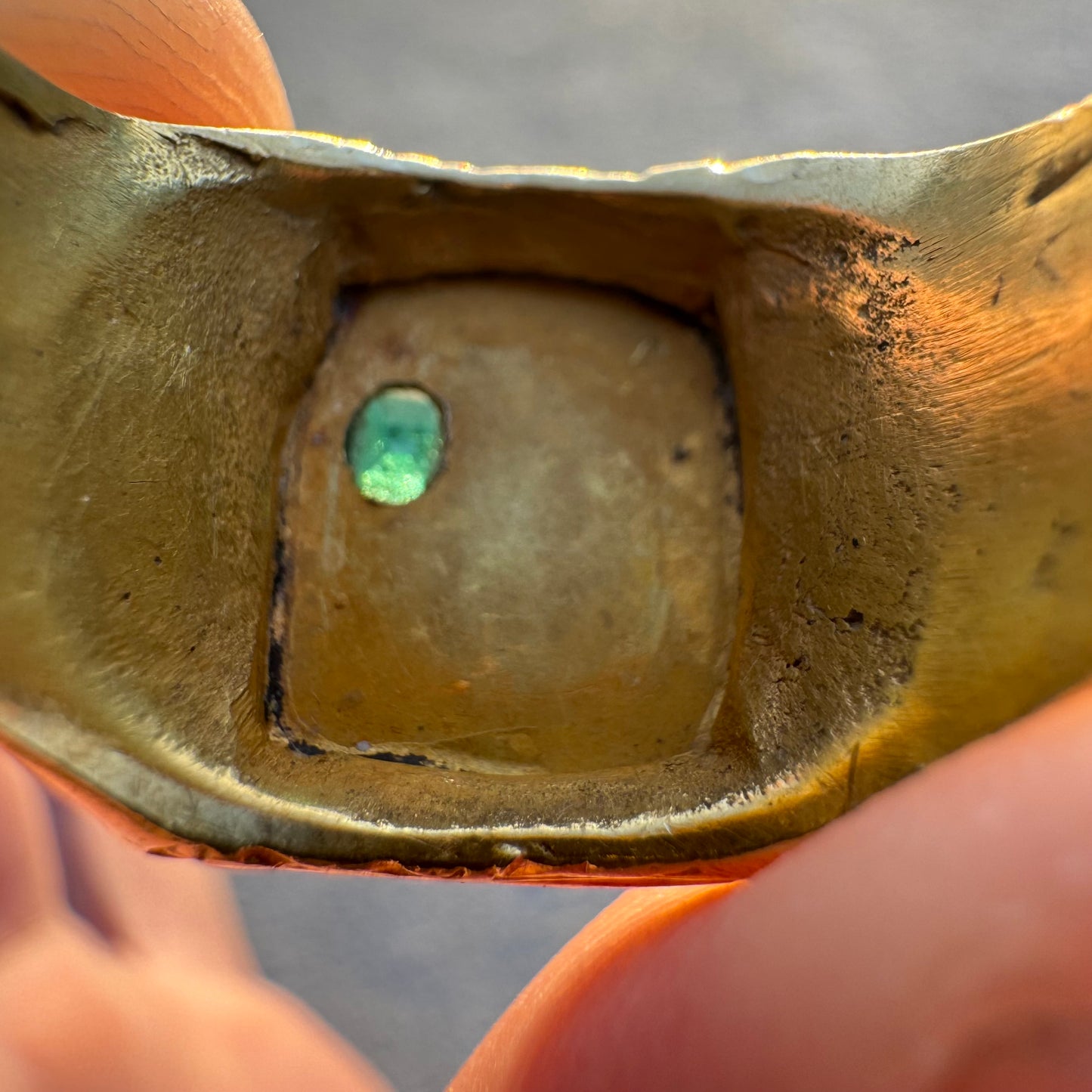 Antique Handcrafted Solid 18k Yellow Gold Columbian Emerald Raw Natural Gold Nugget Signet Ring (9)