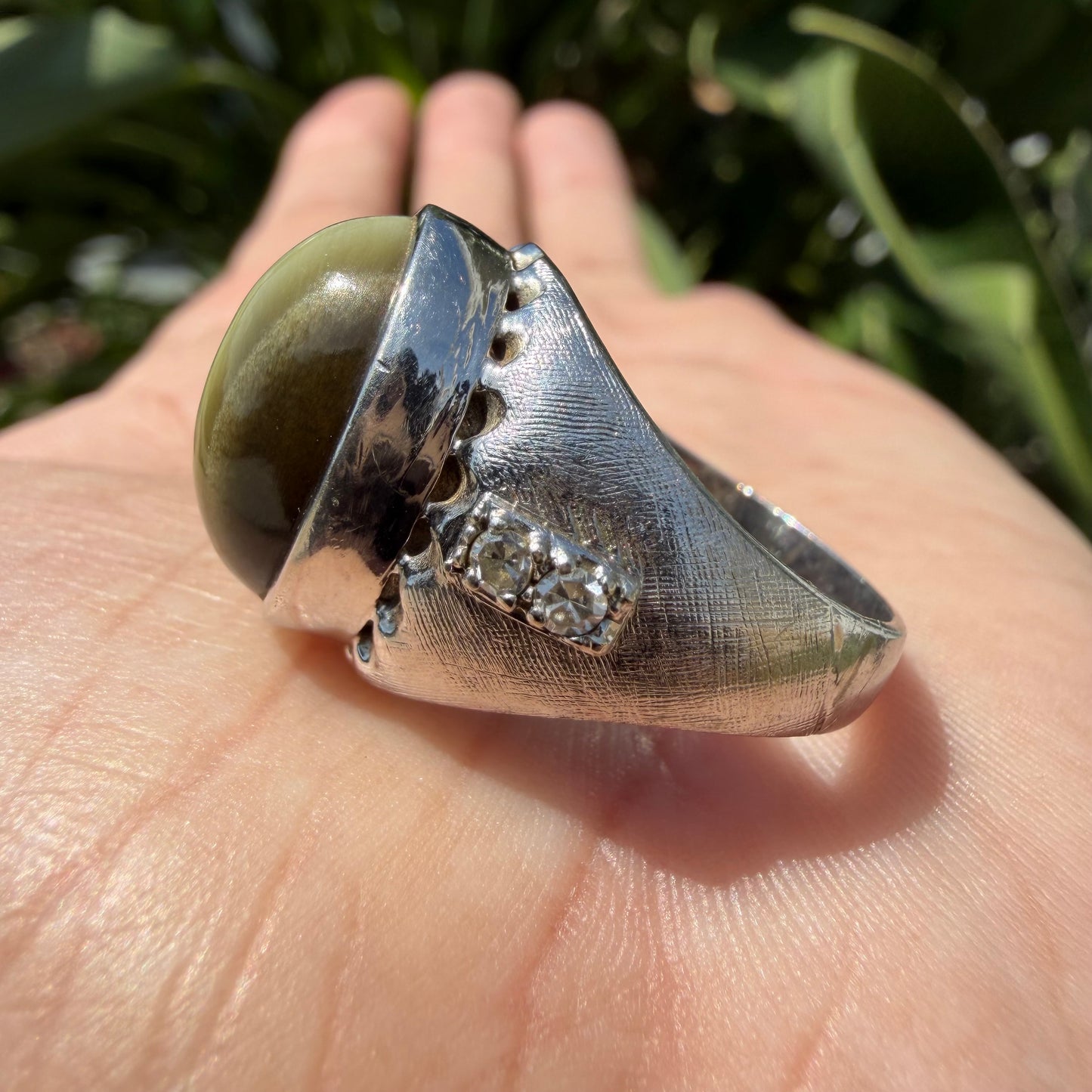 Mid-Century Solid 14k White Gold 7.25ctw Natural Chrysoberyl Cats Eye And Diamond Gents Ring (8.5)