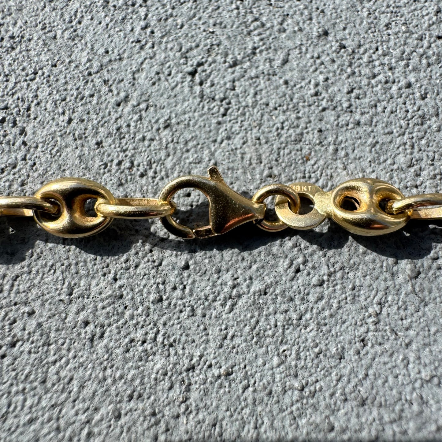 Vintage 18k Yellow Gold Classic Puffed Mariner Link Necklace (17.75”)