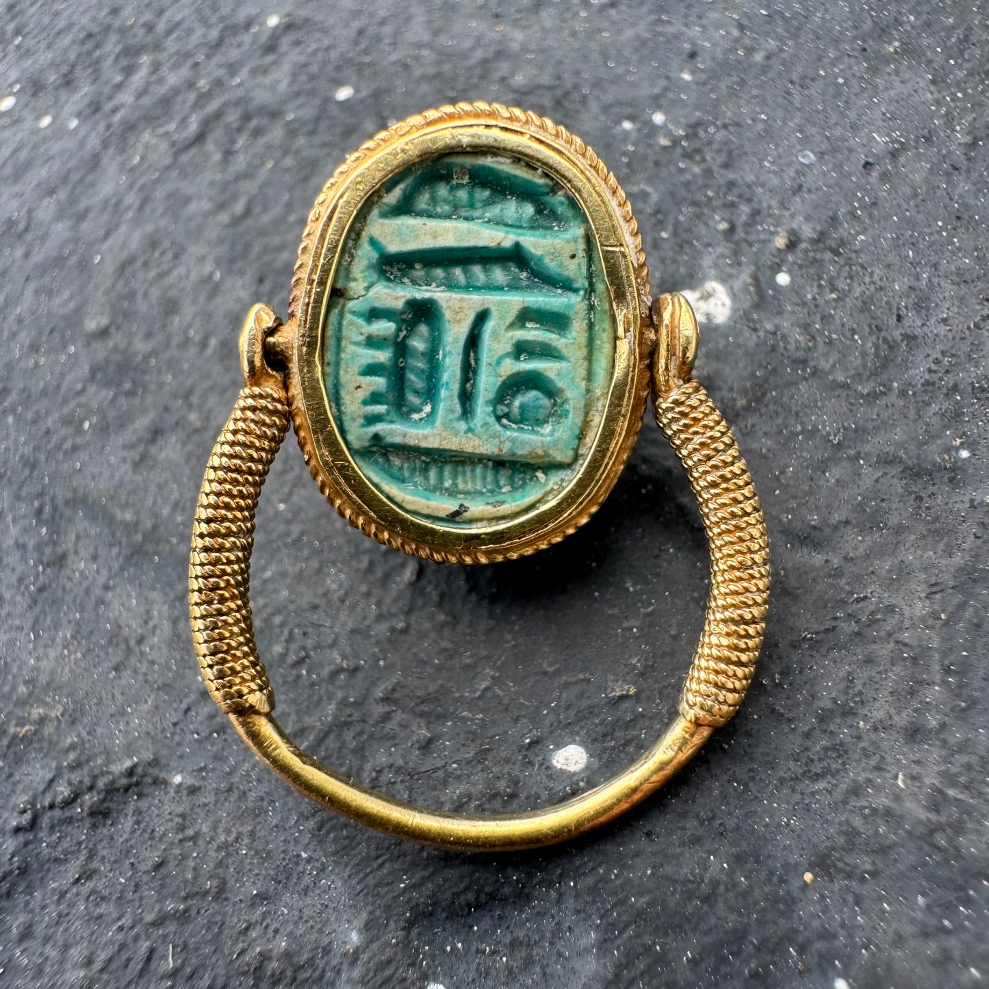 Antique 18k Yellow Gold Ancient Egyptian Faience Carved Scarab Flip Ring (4.25)