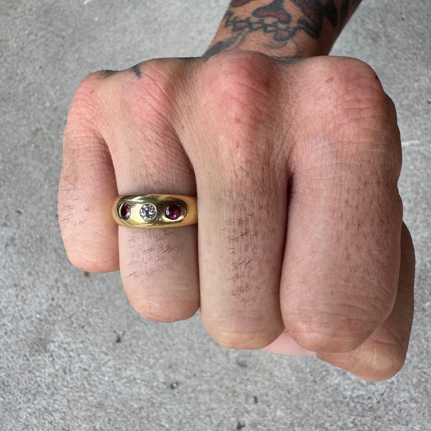 Pre-1950 Solid 18k Italian Yellow Gold .75ctw Natural Diamond And Ruby Trilogy Donut Ring (9)