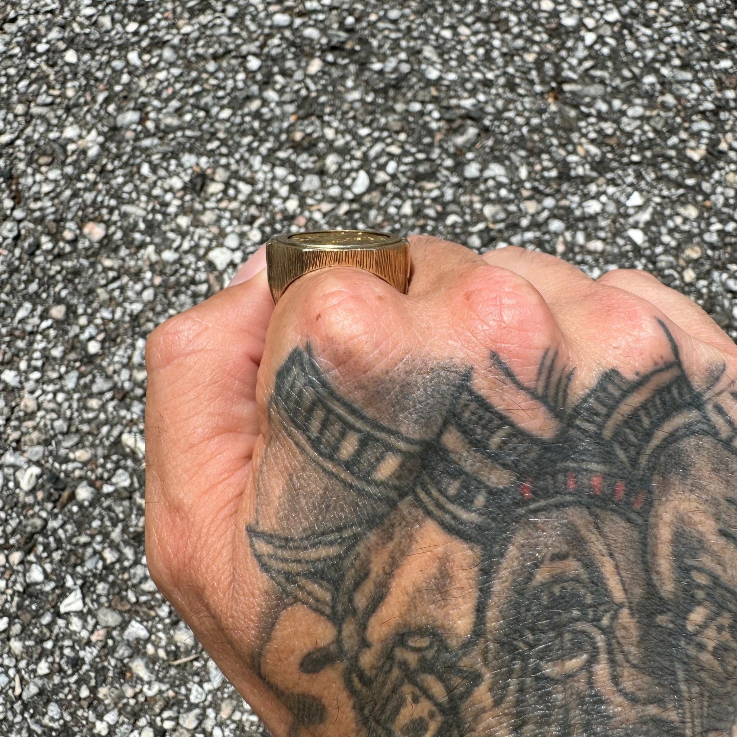 1982 22k Elizabeth 2/St. George British 1 Sovereign Coin Ring (10)