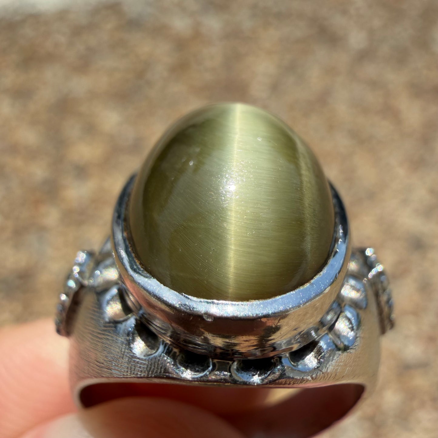 Mid-Century Solid 14k White Gold 7.25ctw Natural Chrysoberyl Cats Eye And Diamond Gents Ring (8.5)