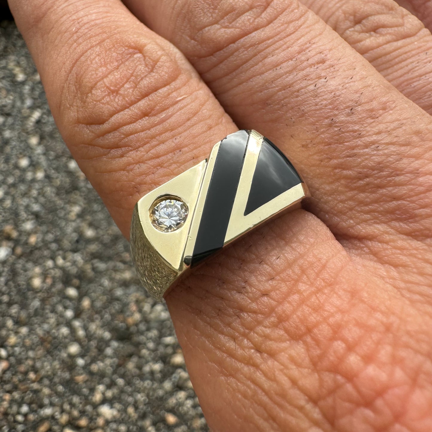 Vintage 14k Yellow Gold .25CT Natural VS Quality Diamond Black Onyx Inlaid Step Cut Ring (10)