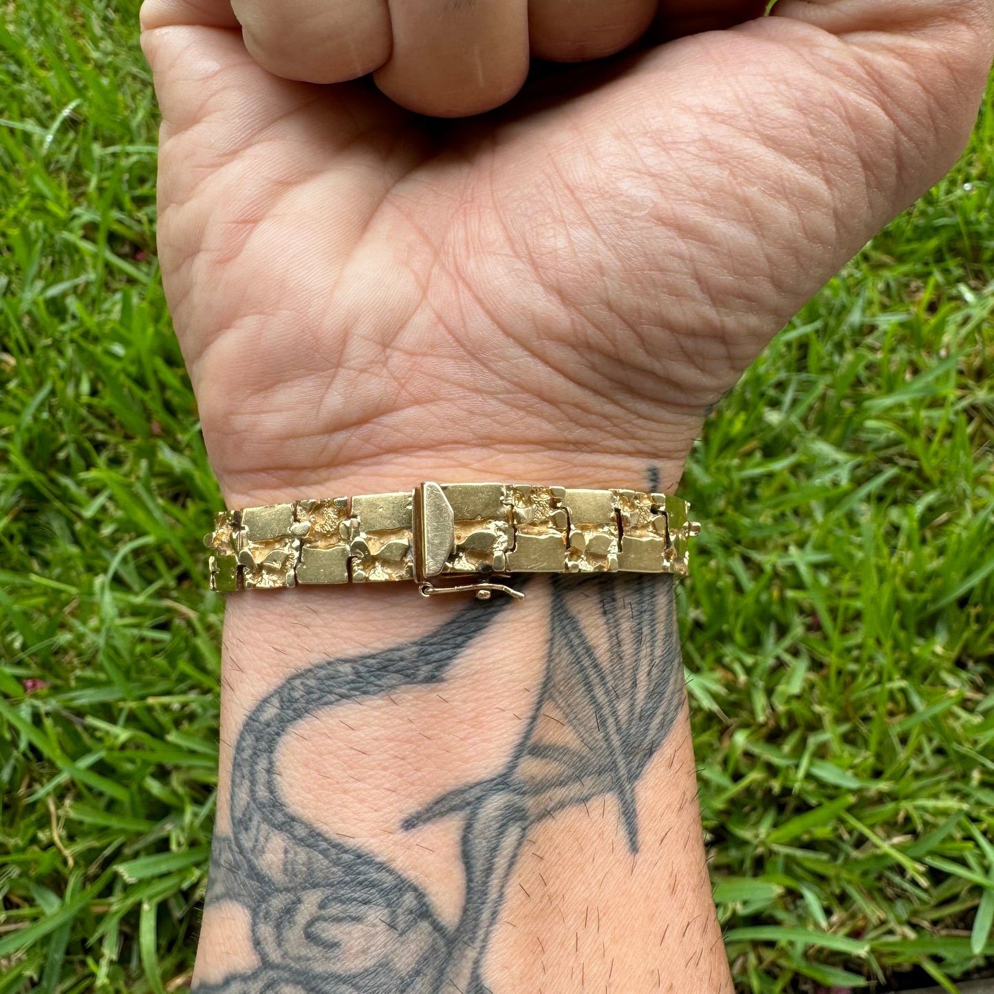 Late 1980’s-Early 90’s Solid 14k Yellow Gold Hinged Nugget Link Bracelet (8.25”)