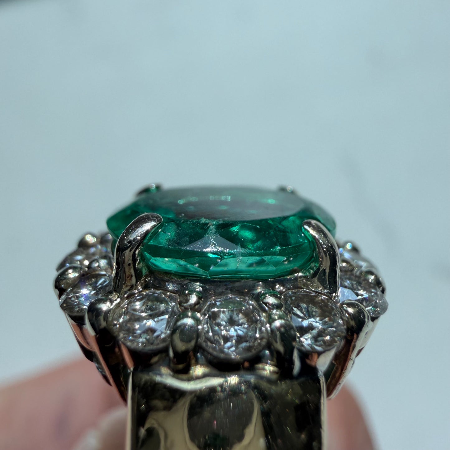Vintage Solid 18k Yellow Gold 4.0ctw Natural Emerald Solitaire VS Diamond Halo Ring (6)