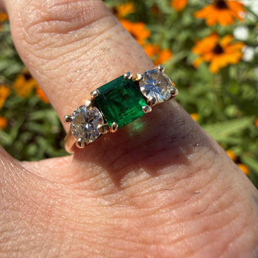 Vintage Solid 14k Yellow Gold 1.25ctw Natural Colombian Emerald And Diamond Trilogy Ring (6.5)