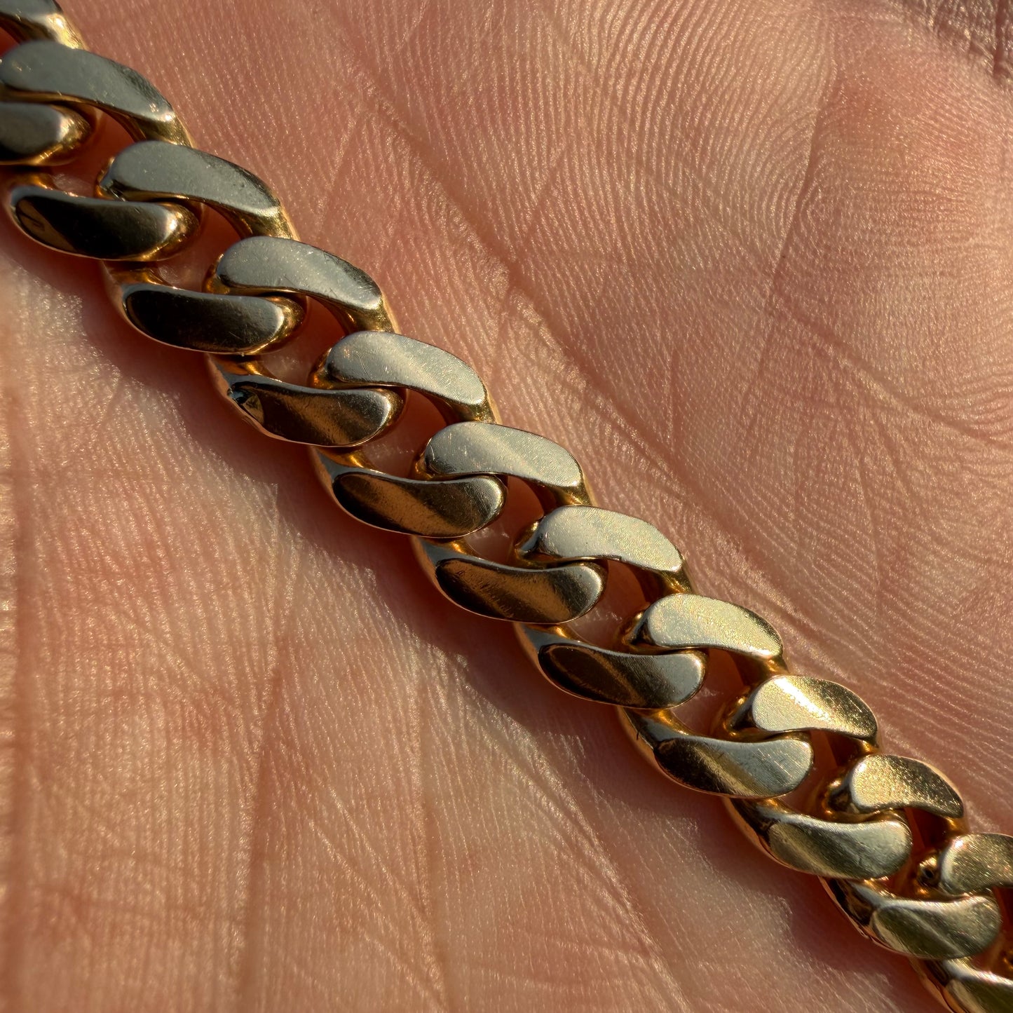 Vintage Solid 18k Yellow Gold Classic Cuban Link Bracelet  (7.5”)