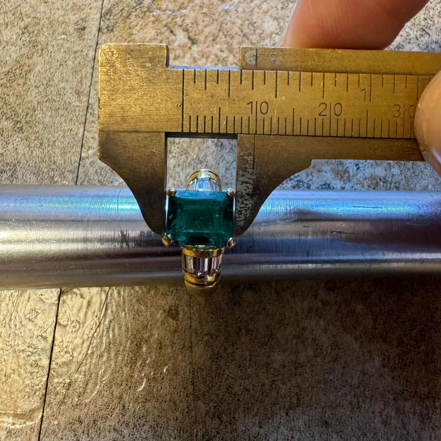 Vintage 4.0ct Emerald 18k Yellow Gold Natural .50ctw Baguette Diamond Ring (7.25)