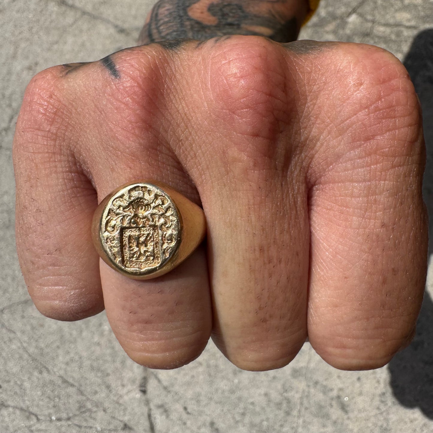 Antique Solid 14k Yellow Gold Warrior Crest Intaglio Signet Ring (7.5)