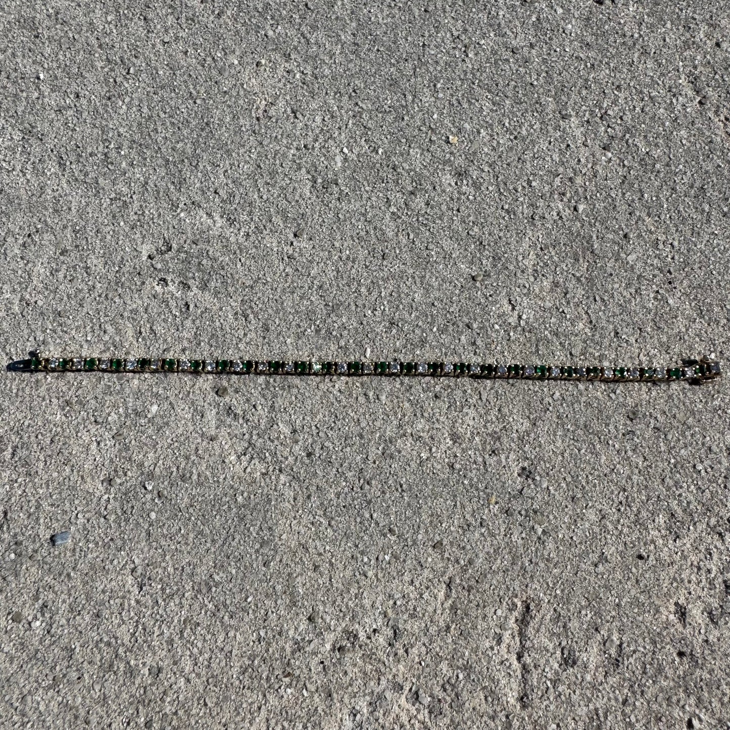 Vintage 14k Yellow Gold 3.5ctw Natural Diamond And Emerald Classic Tennis Bracelet (7.25”)