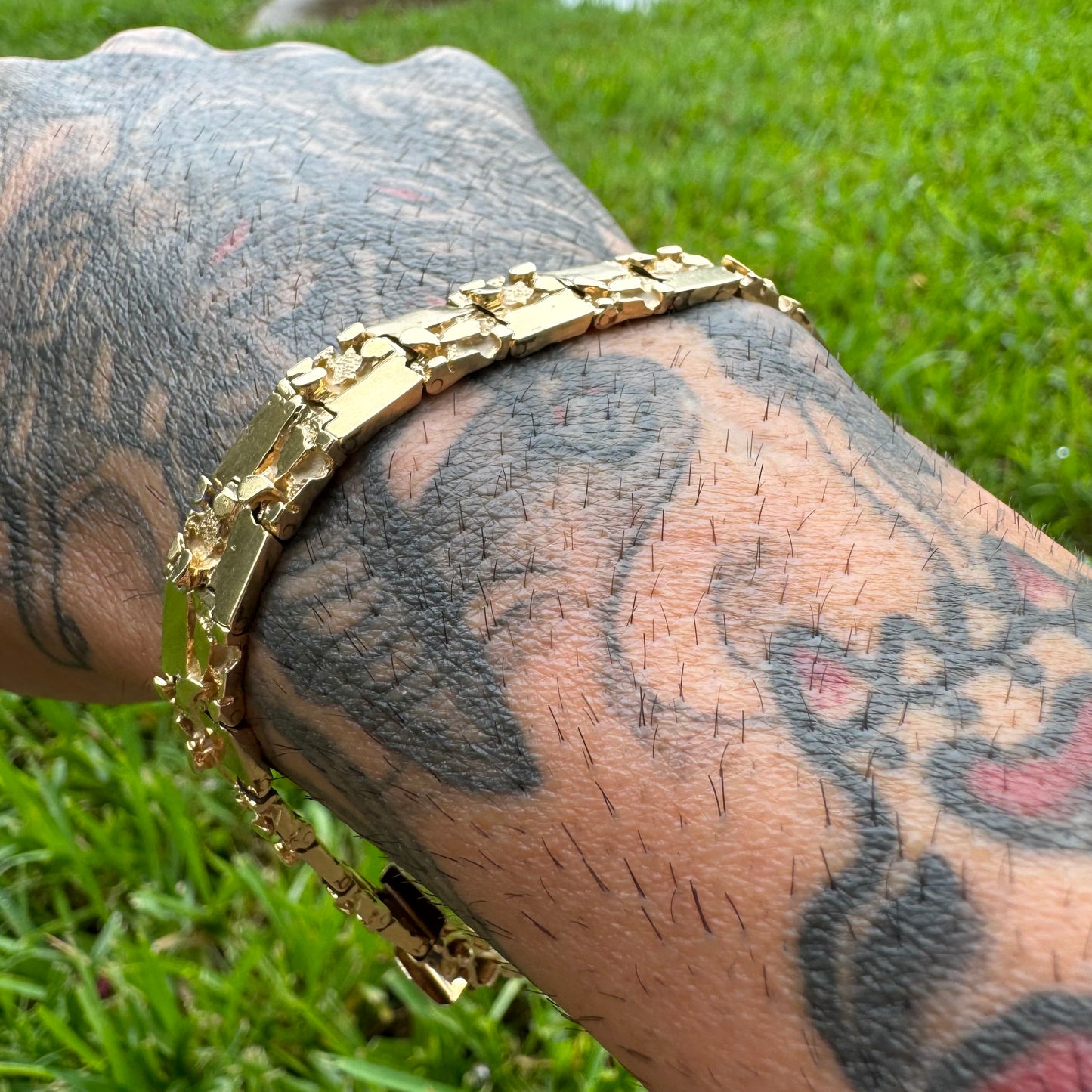 Late 1980’s-Early 90’s Solid 14k Yellow Gold Hinged Nugget Link Bracelet (8.25”)