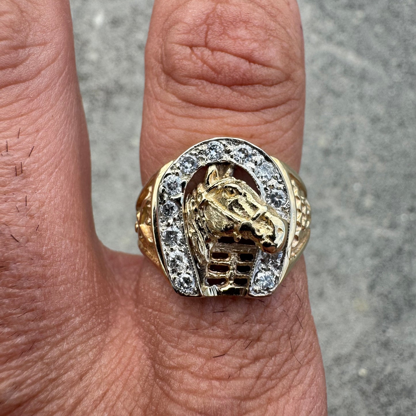 1970’s/80’s Solid 14k Gold .65ctw Natural Diamond Encrusted Good Luck Horseshoe “Gamblers” Ring (8.5)