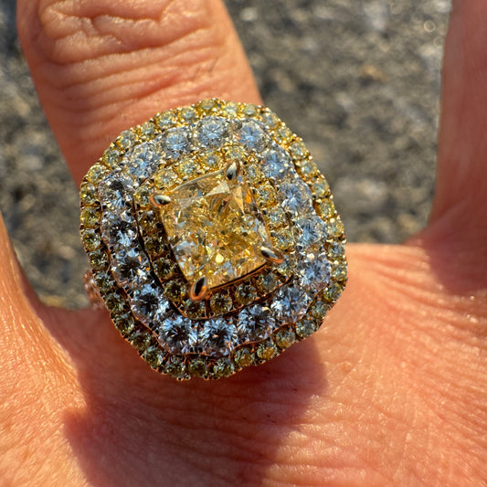Brand New 14k White Gold 1.15ct Natural VS Cushion Cut Fancy Yellow Diamond 1.59ctw Natural VS Yellow And White Diamond Halo Ring (8)