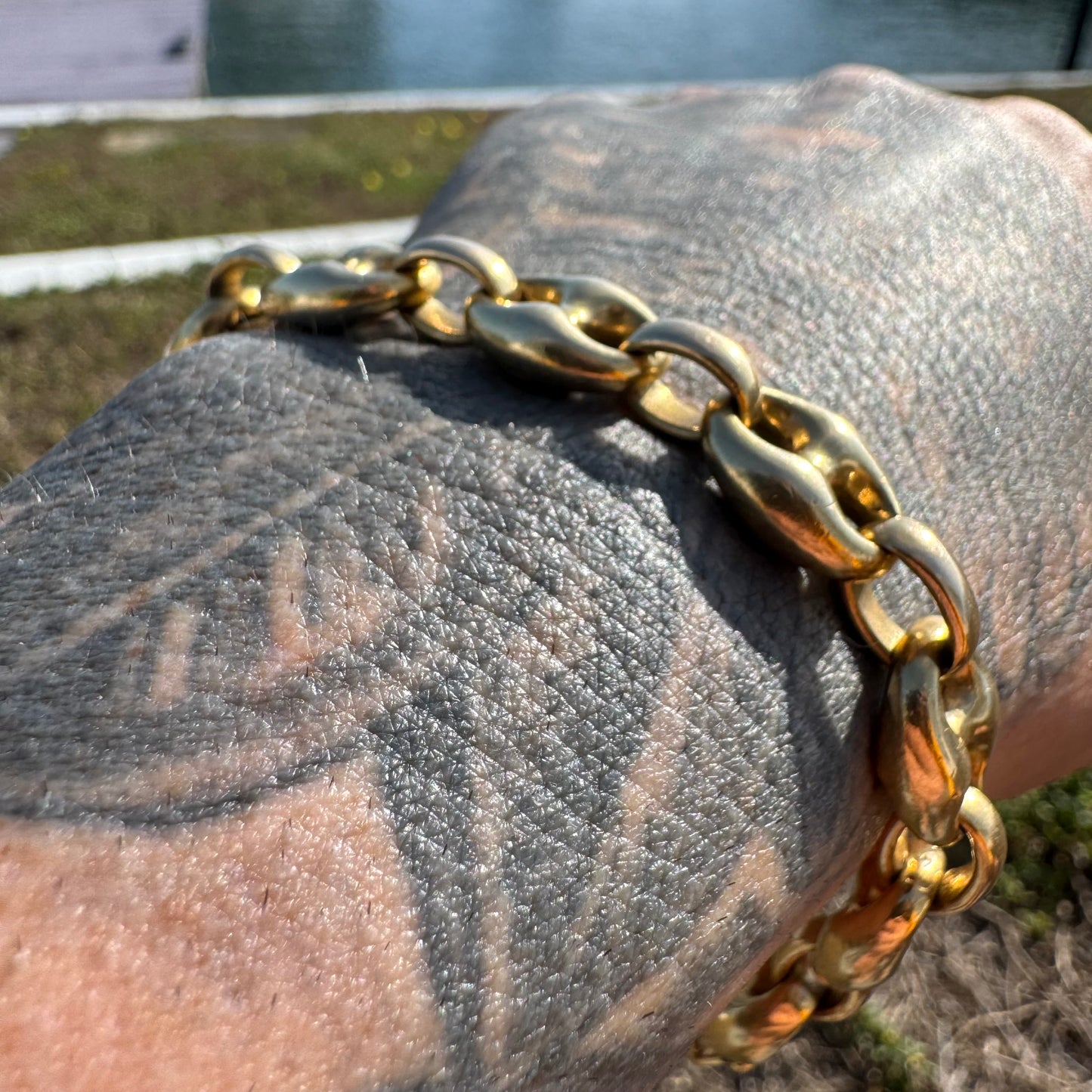 Vintage Fully Solid 14k Yellow Gold Super Heavyweight Puffed Mariner Link Bracelet (8.25”)