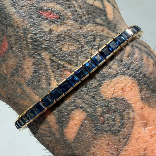 1930’s/40’s Solid 18k Yellow Gold 6.0ctw Carré Cut Natural Blue Sapphire Tennis Bracelet By Louis J. Meyer Inc. (7.25”)
