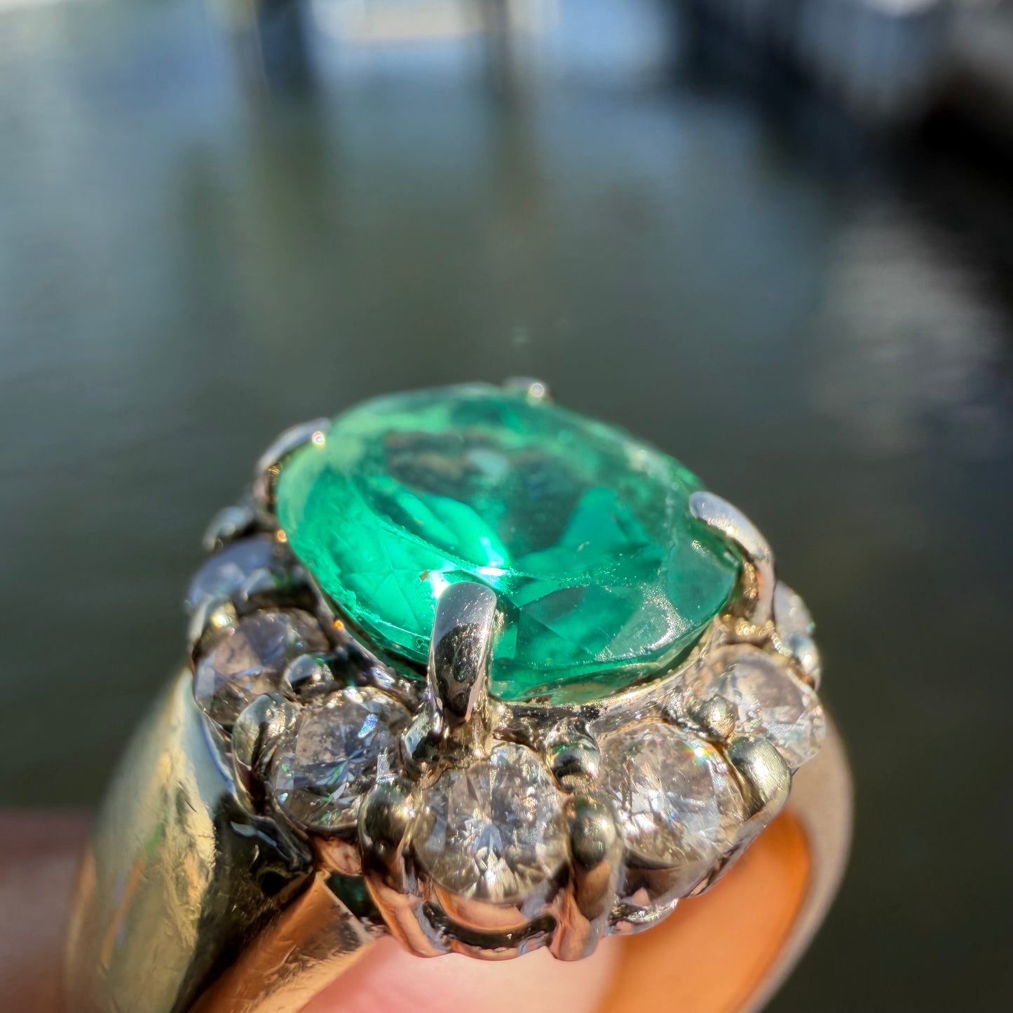 Vintage Solid 18k Yellow Gold 4.0ctw Natural Emerald Solitaire VS Diamond Halo Ring (6)