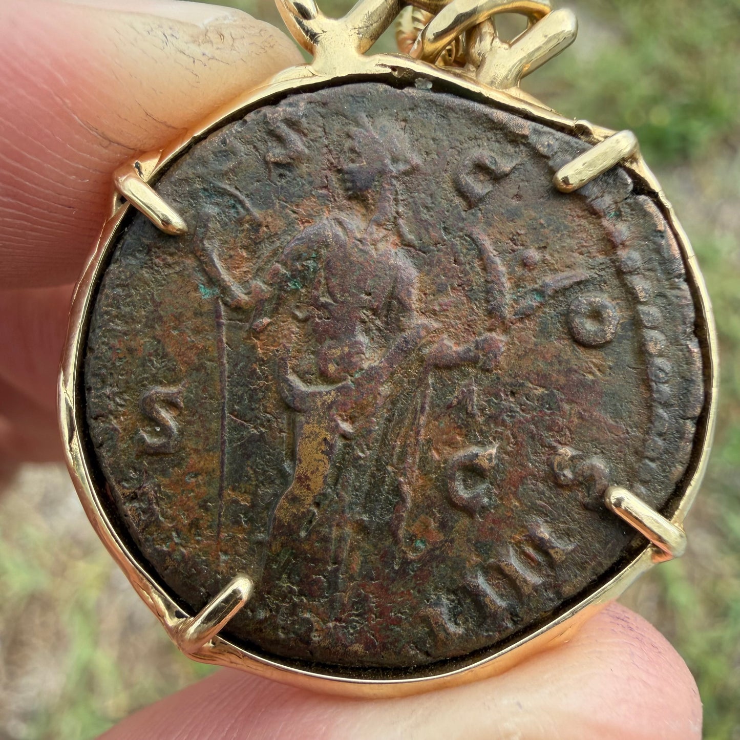 Vintage Solid 14k Yellow Gold Ancient 156-158A.D Antoninus Pius Roman Coin Brutalist Pendant