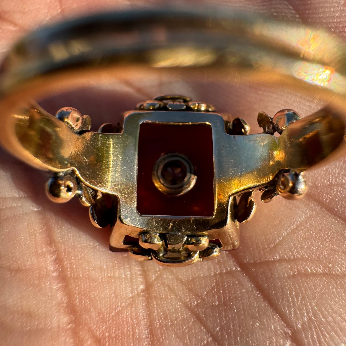 Mid-Century 18k Yellow Gold .20Ct Natural Diamond Red Spinel Fleur De Lis Ring (7.5)