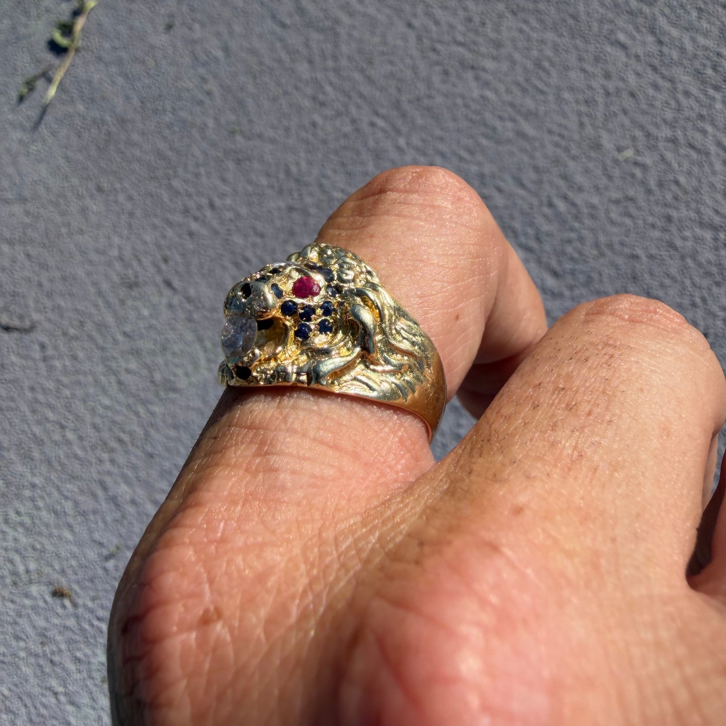 Vintage Solid 14k Yellow Gold Natural Diamond And Sapphire Encrusted Lion Ring (10.5)
