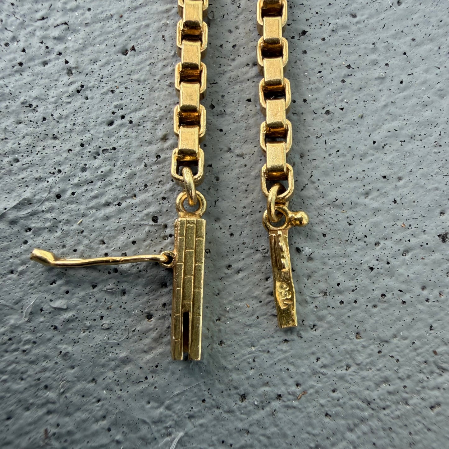 Vintage Solid 18k Yellow Gold Heavyweight Venetian Box Link Necklace (22”)