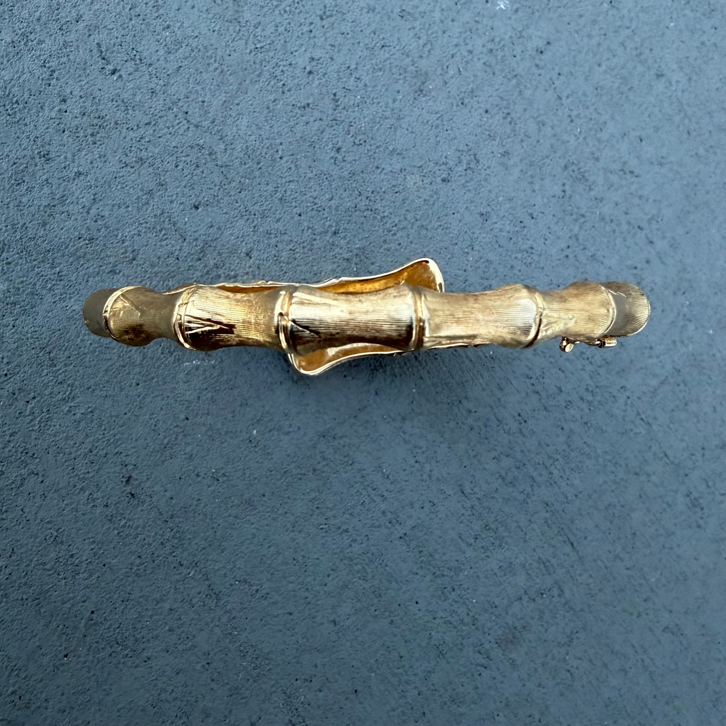 Vintage Designer Made Solid 14k Yellow Gold Bypass Bamboo Hinged Bangle Bracelet (5.75”-6.75”)