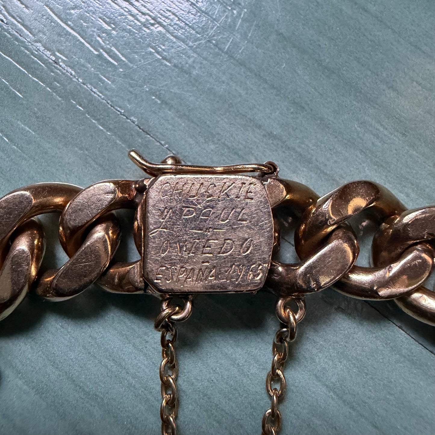 1960’s Solid 18k Gold Spanish Hallmarked Modernist Era Heavyweight Handcrafted Cuban Link Bracelet (7.5”)