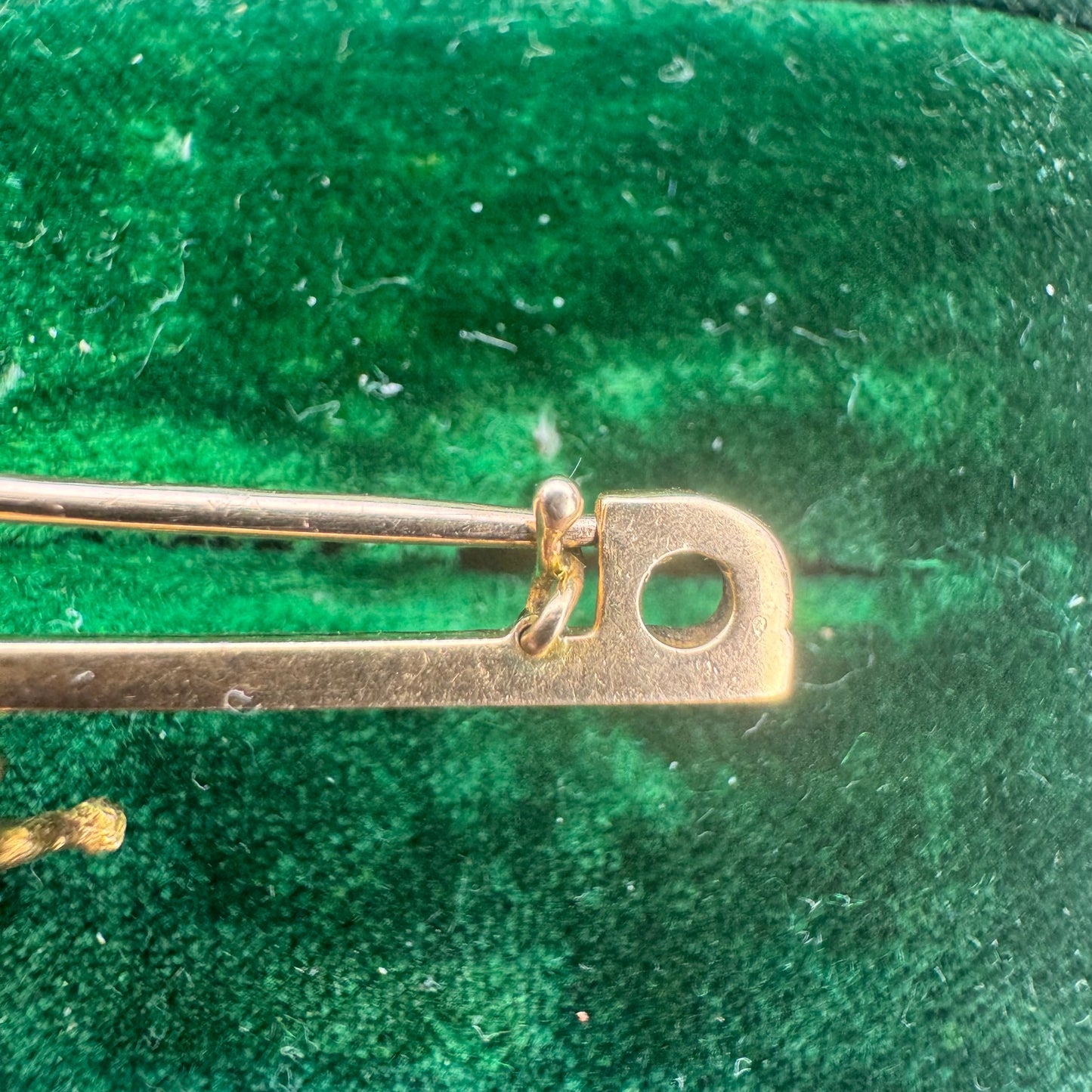 Victorian 15ct Solid Yellow Gold English Bulldog Brooch