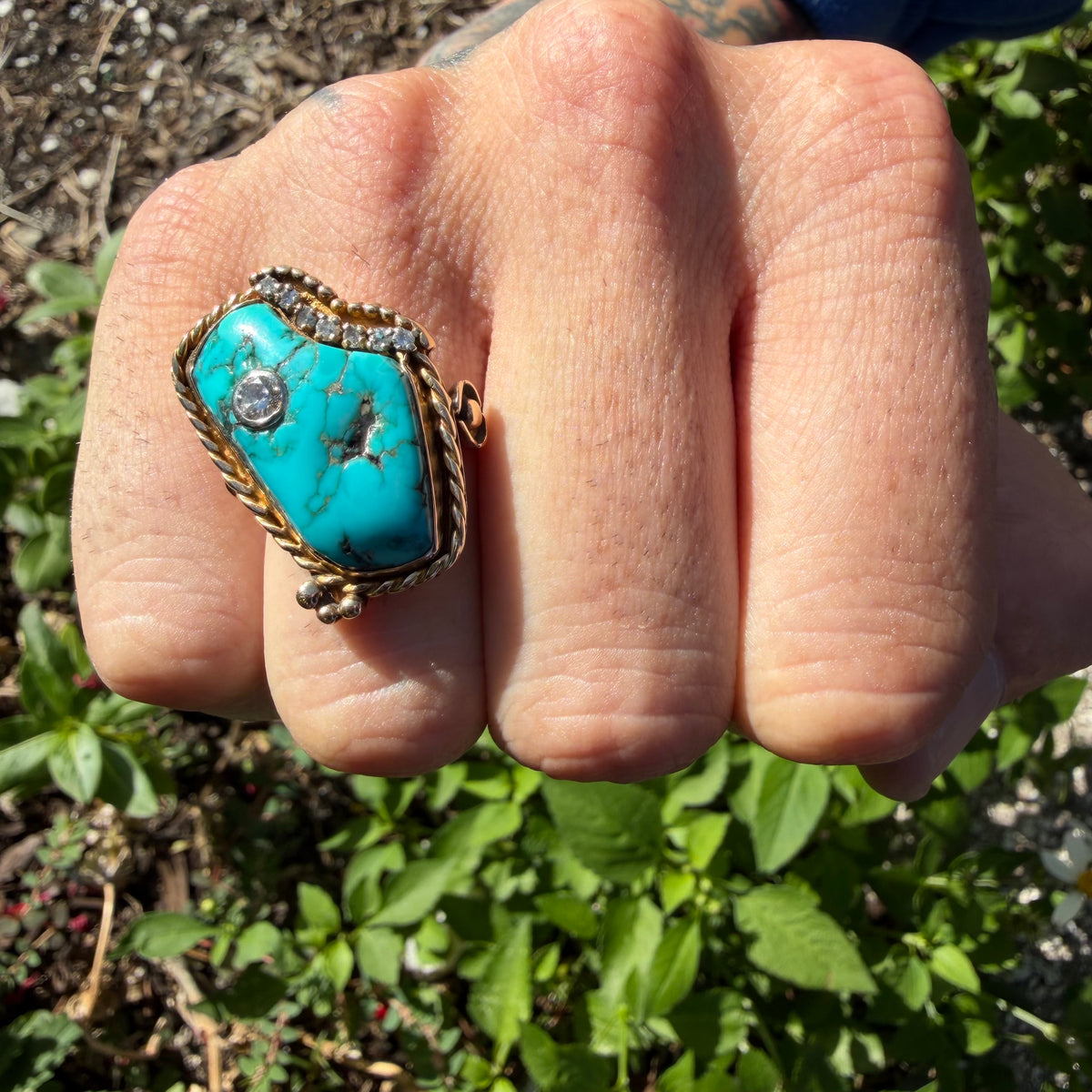 Vintage Handcrafted Solid 14k Yellow Gold Natural Diamond Set Turquoise Ring (8)