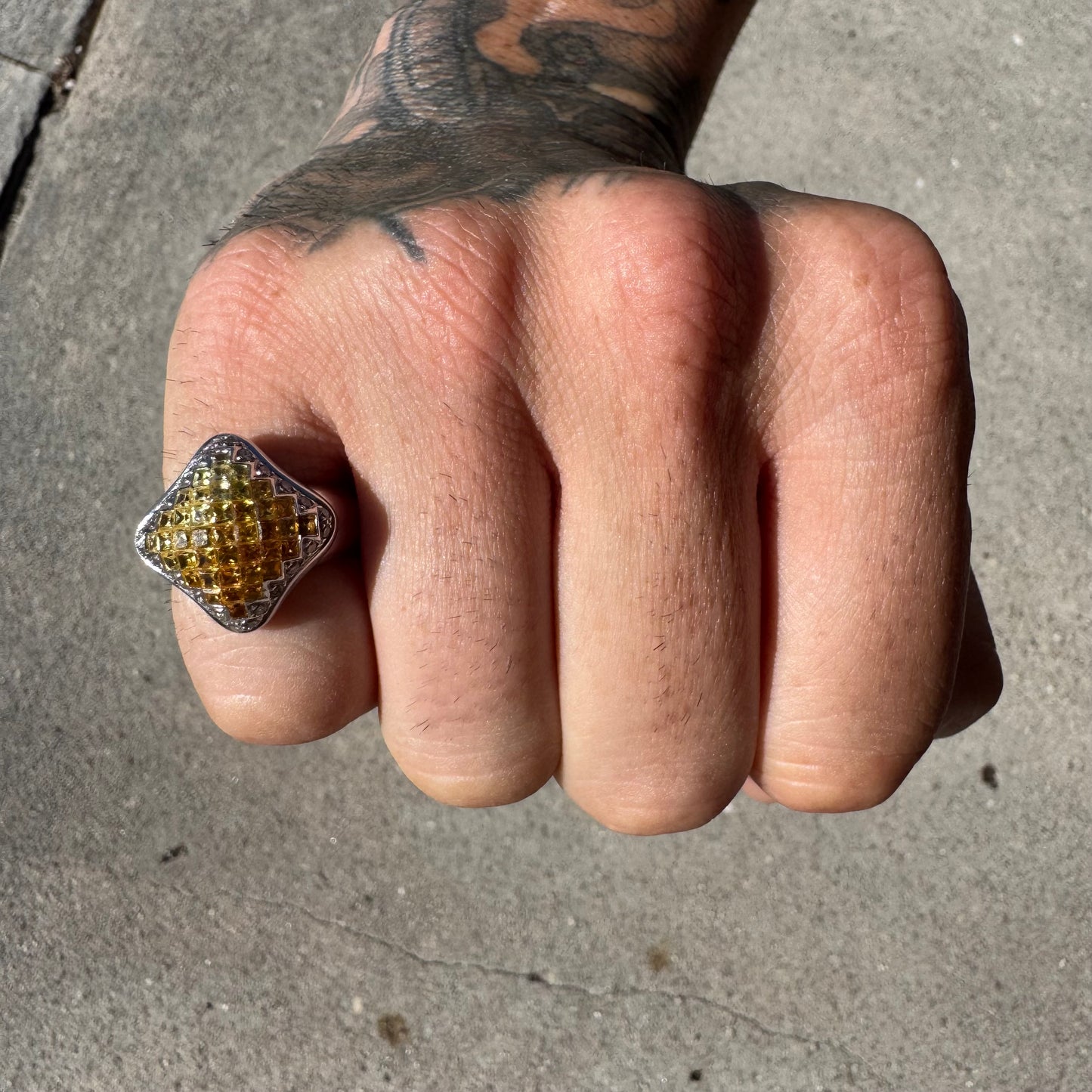 High End Designer Solid 18k White Gold 2.5ctw Natural Diamond And Yellow Sapphire “Chameleon” Ring (6.75)