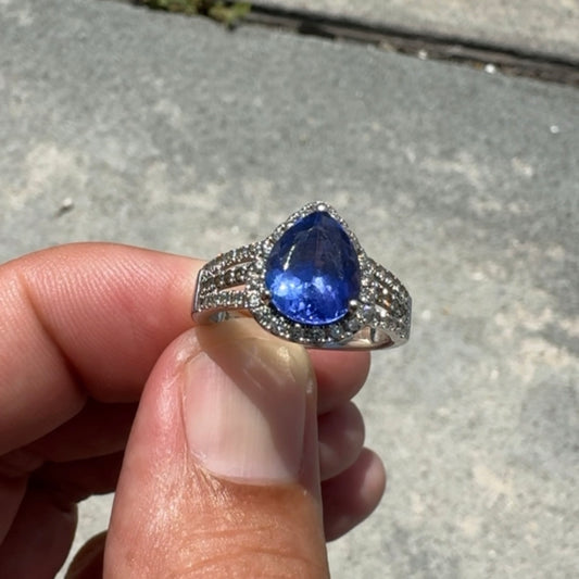 Levian ring