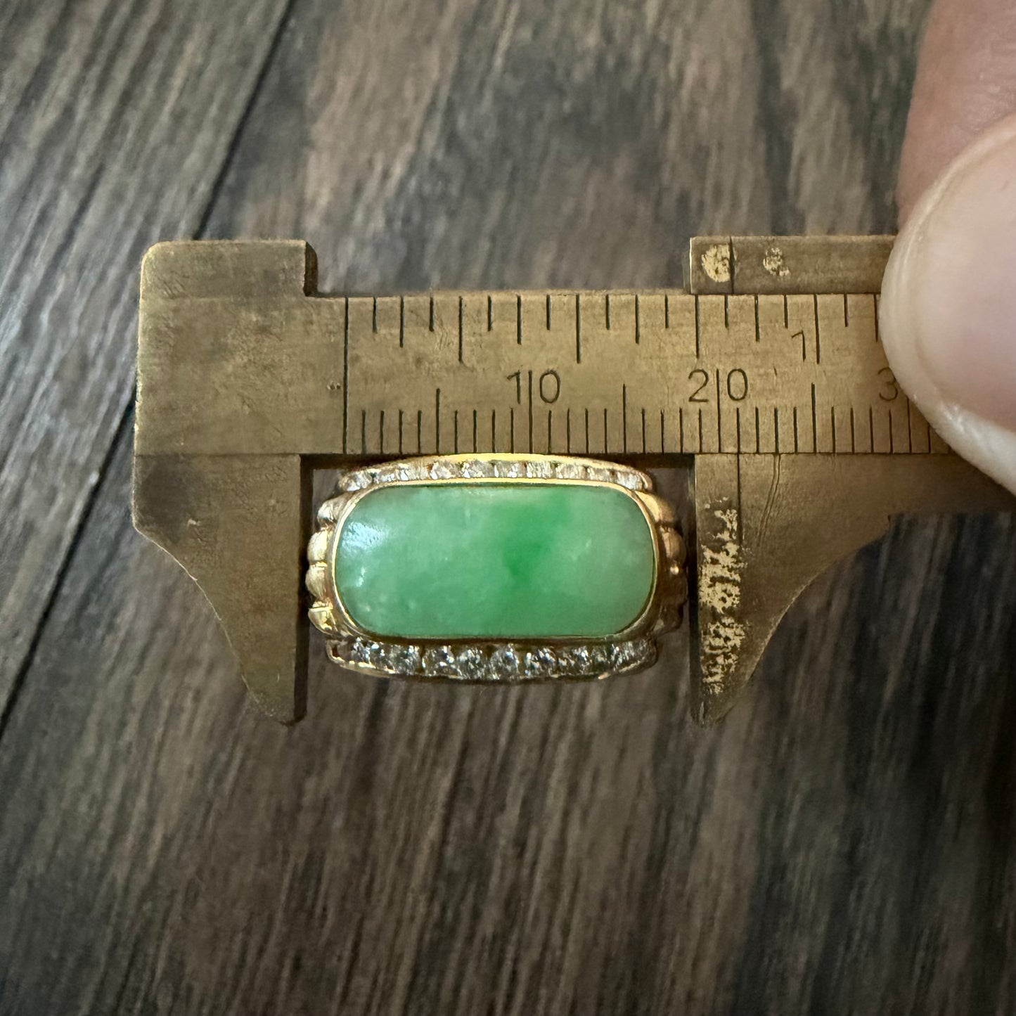 Vintage Solid 18k Yellow Gold Jade And Diamond Ring (7)