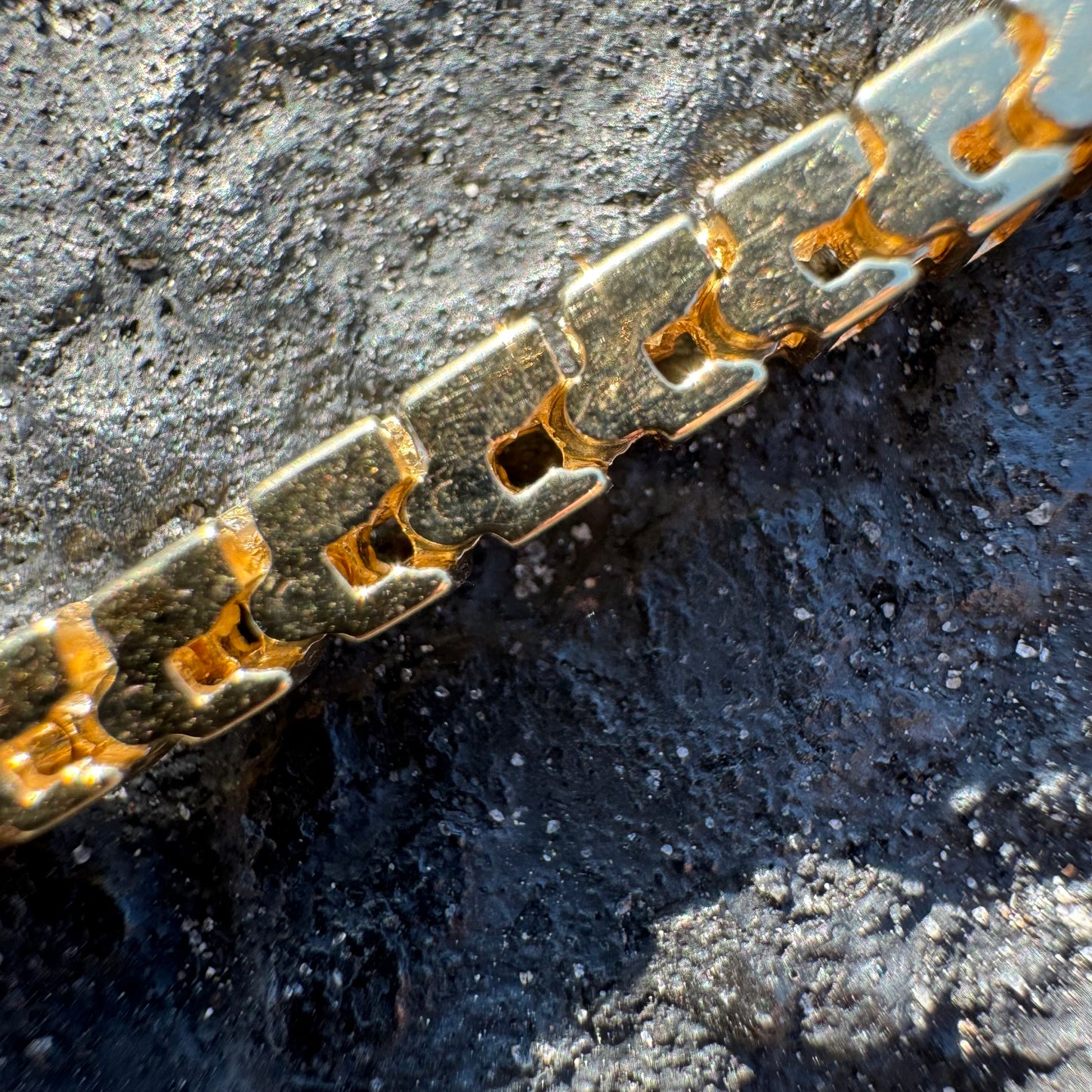 Vintage 14k Yellow Gold 4.25CTW Natural Channel Set Diamond Tennis Bracelet (7.5”)