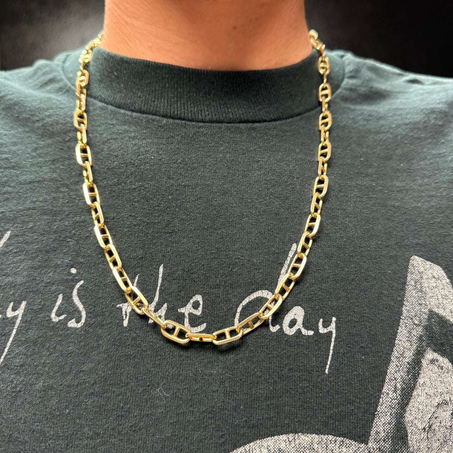 1980’s Solid 14k Yellow Gold Heavyweight Beveled Edge Chain D’Ancre Mariner Link Necklace (23.5”)