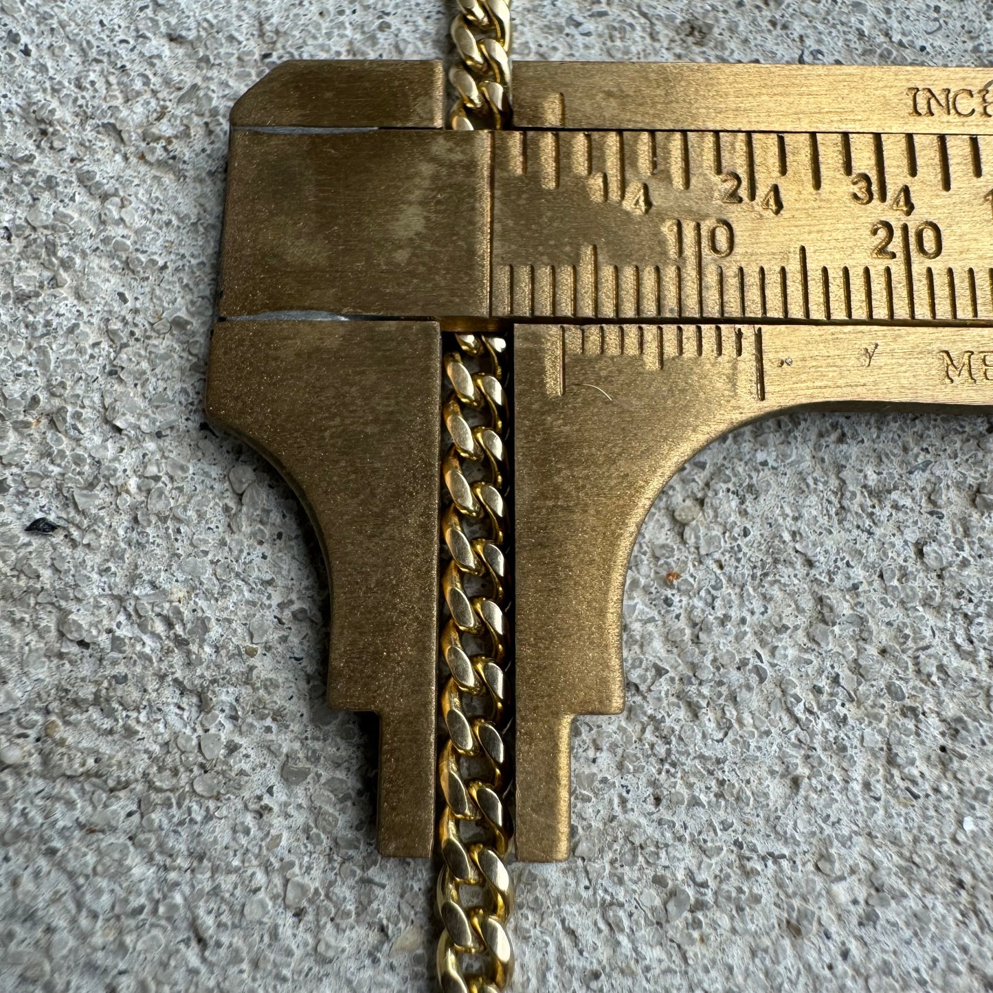 Vintage Solid 10k Yellow Gold Classic Heavyweight Cuban Link Necklace (25”)