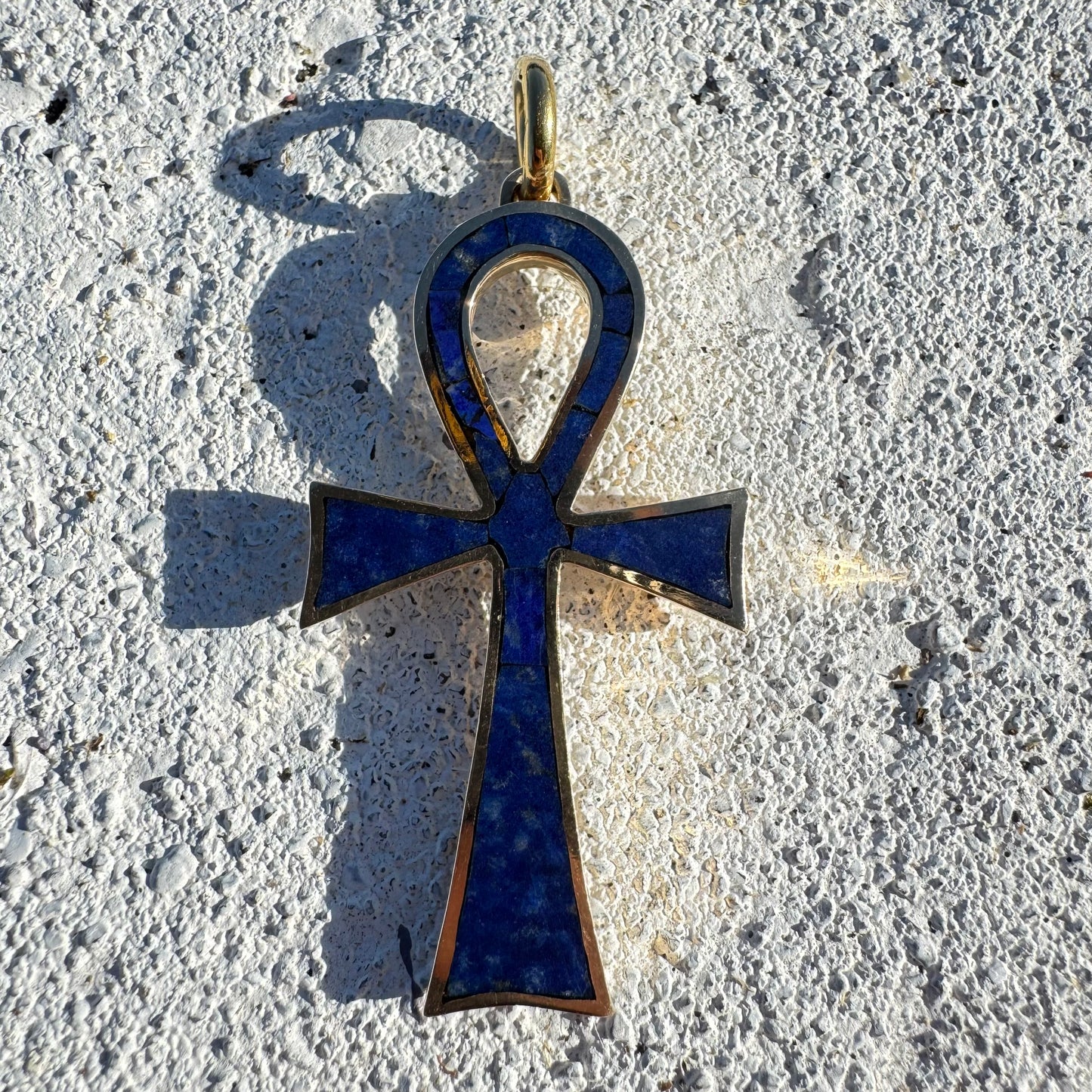 1976 Designer Handcrafted Solid 14k Yellow Gold Lapis Inlaid Egyptian Ankh Pendant