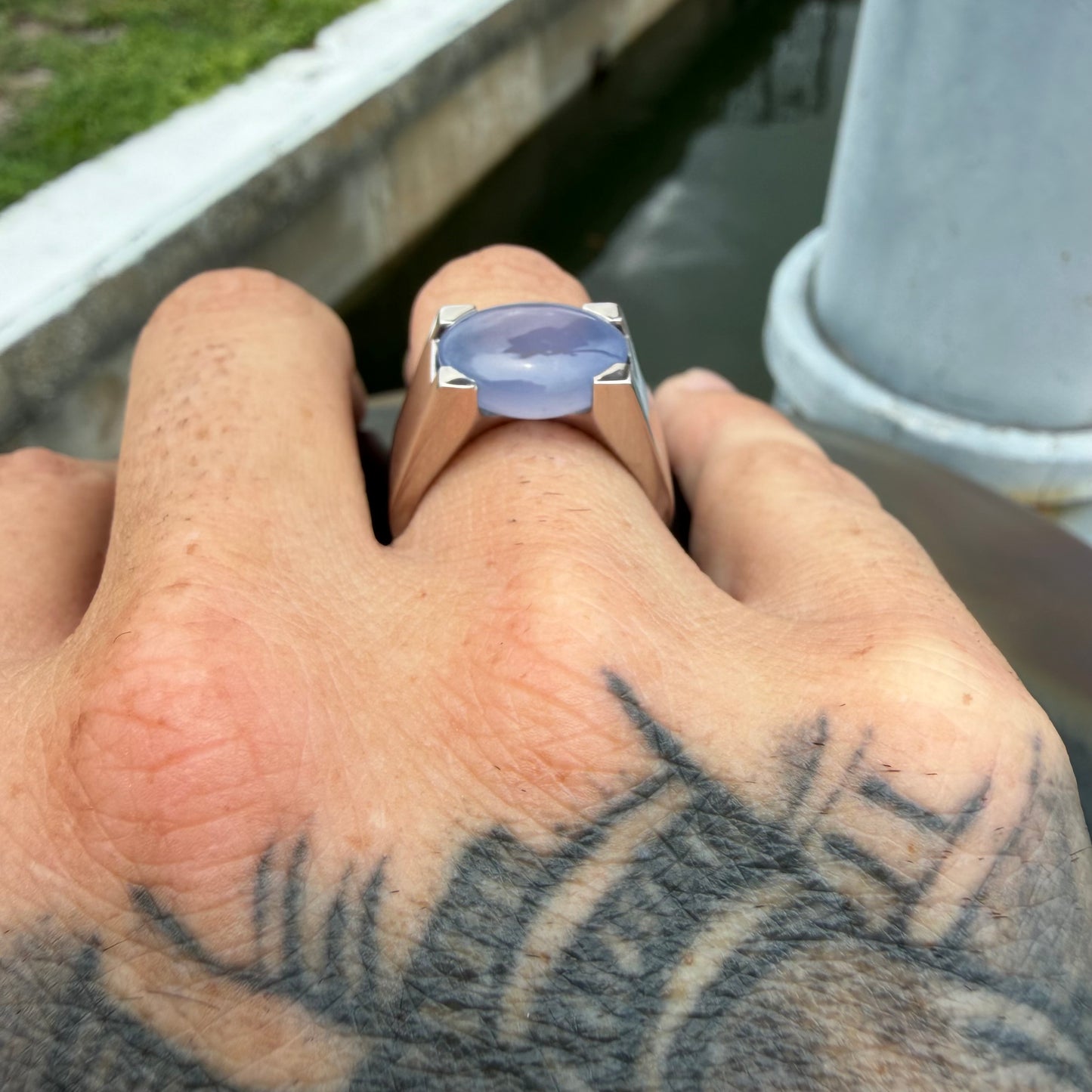 1999 Cartier Solid 18k White Gold Tankissme Chalcedony Ring (8)