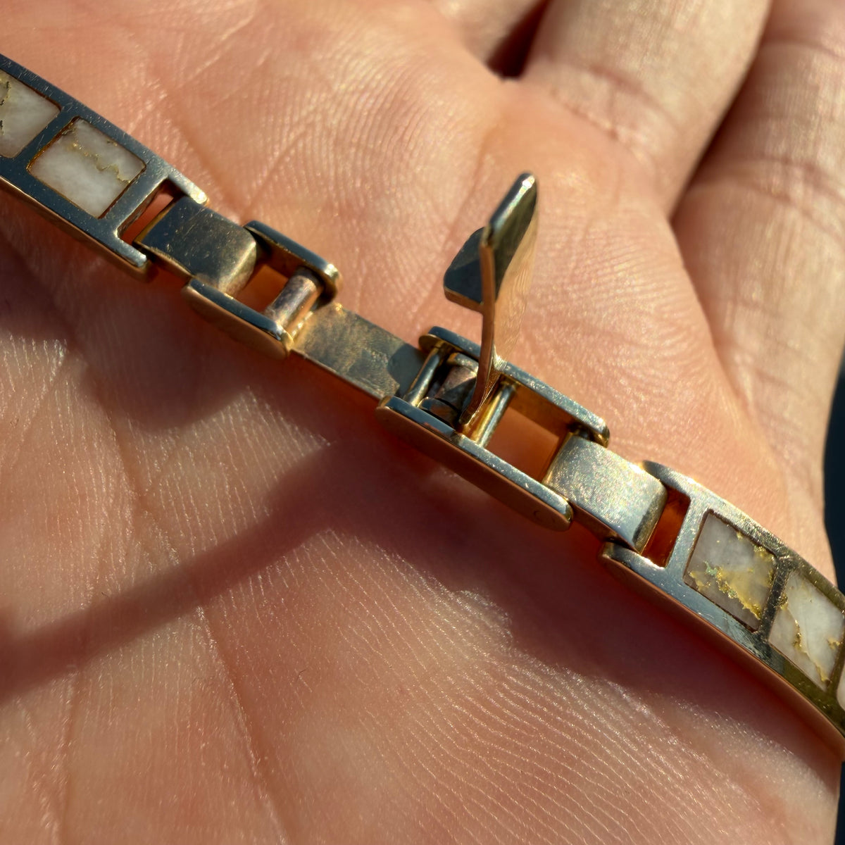 Vintage Solid 14k Yellow Gold Inlaid Gold-bearing Quartz Bracelet (7.75”-8”)
