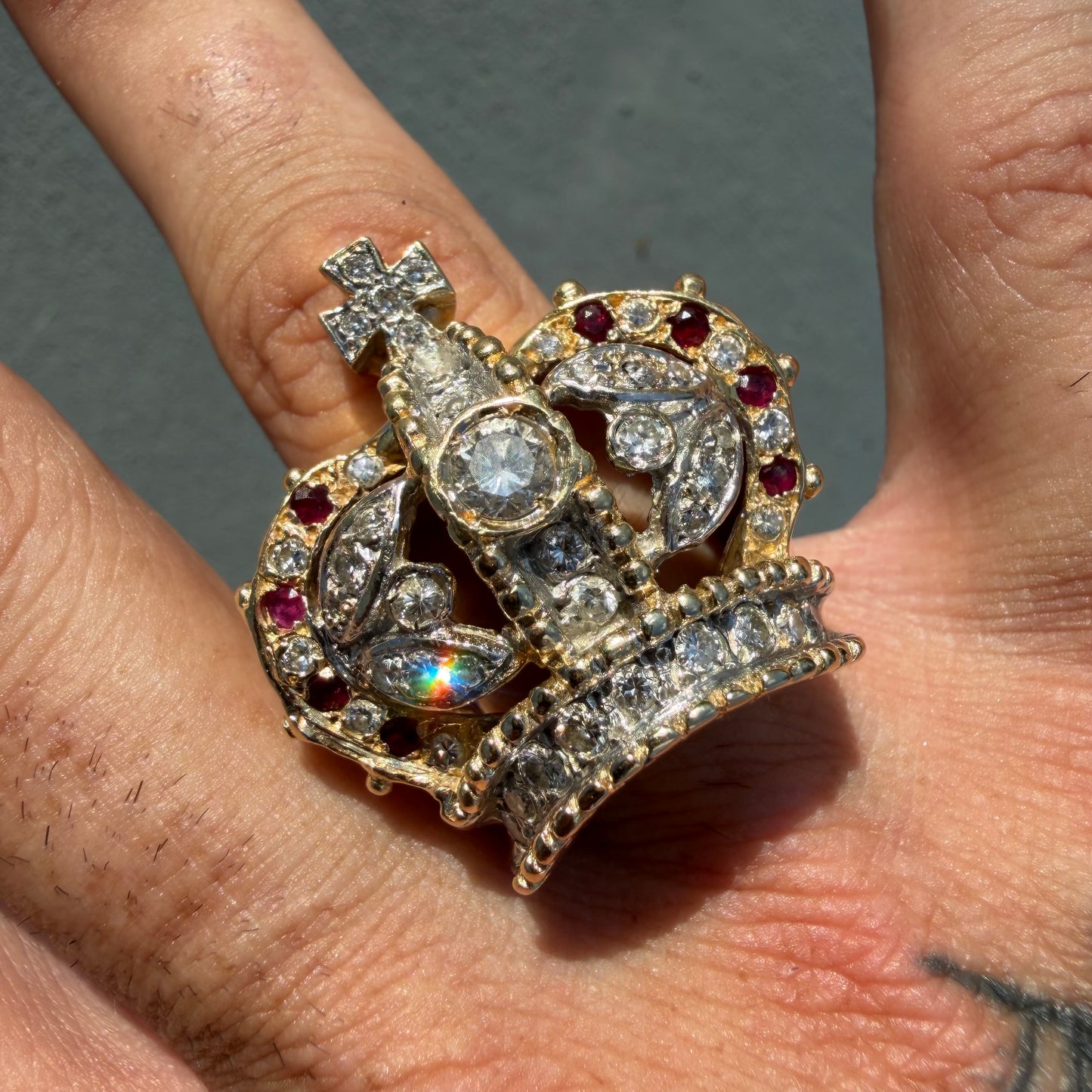 Vintage Solid 18k Yellow Gold 3.0ctw Natural Diamond And Ruby Encrusted Heavyweight Crown Ring (8)