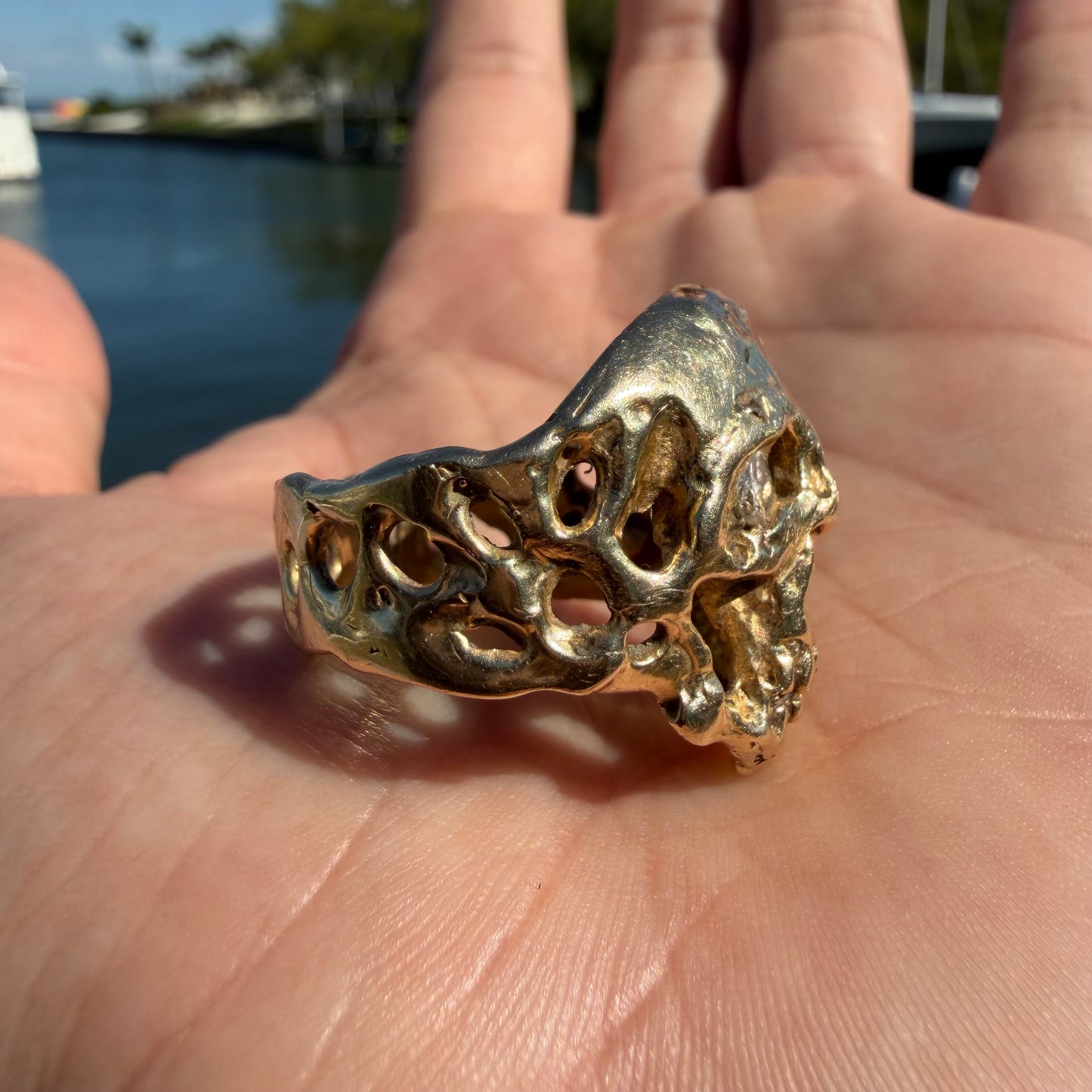 Vintage Solid 14k Yellow Gold Natural Diamond Encrusted Brutalist Ghoulish Skull Ring (11)