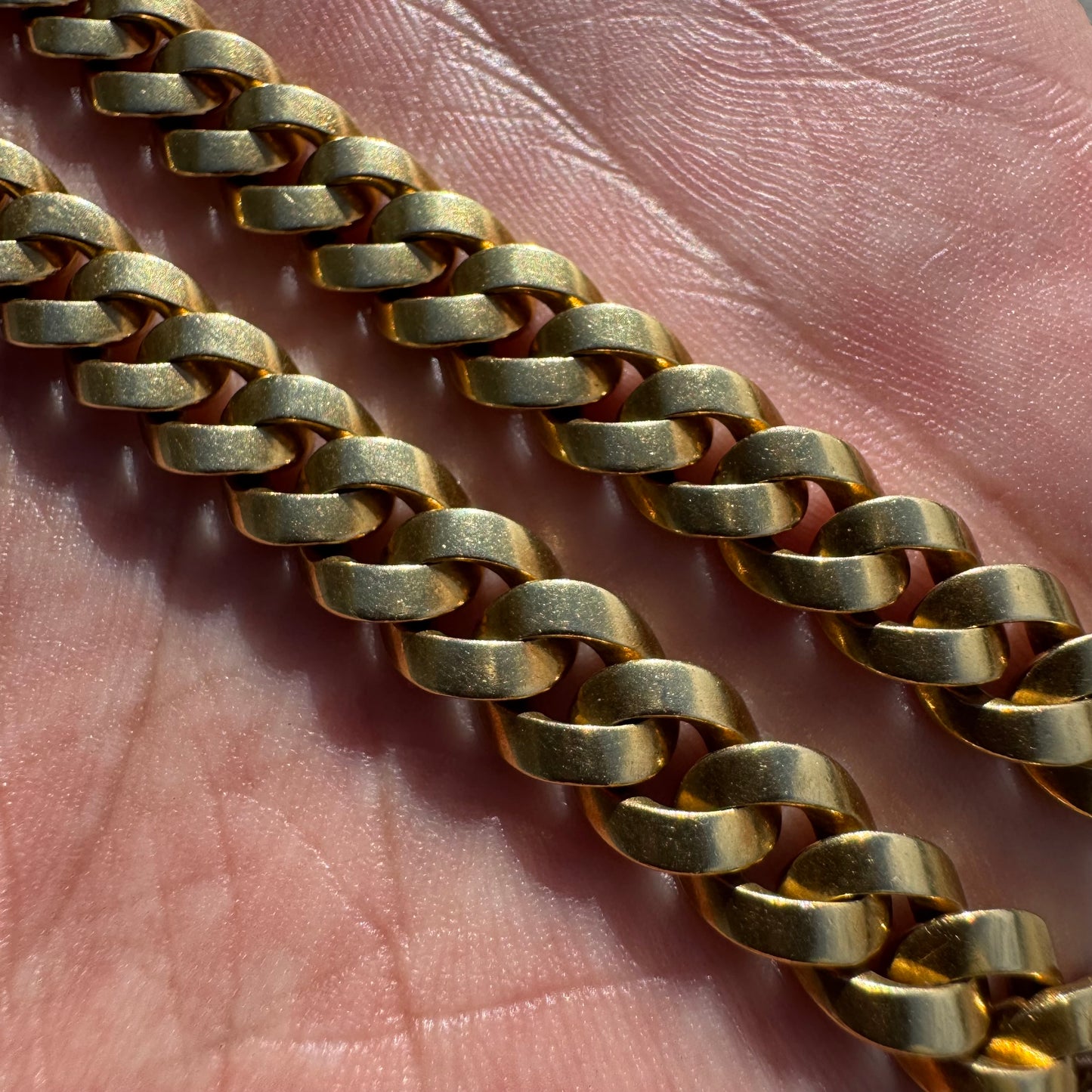Vintage Solid 18k Yellow Gold 1.0ctw Natural Diamond Encrusted Curb Link Necklace (16”)