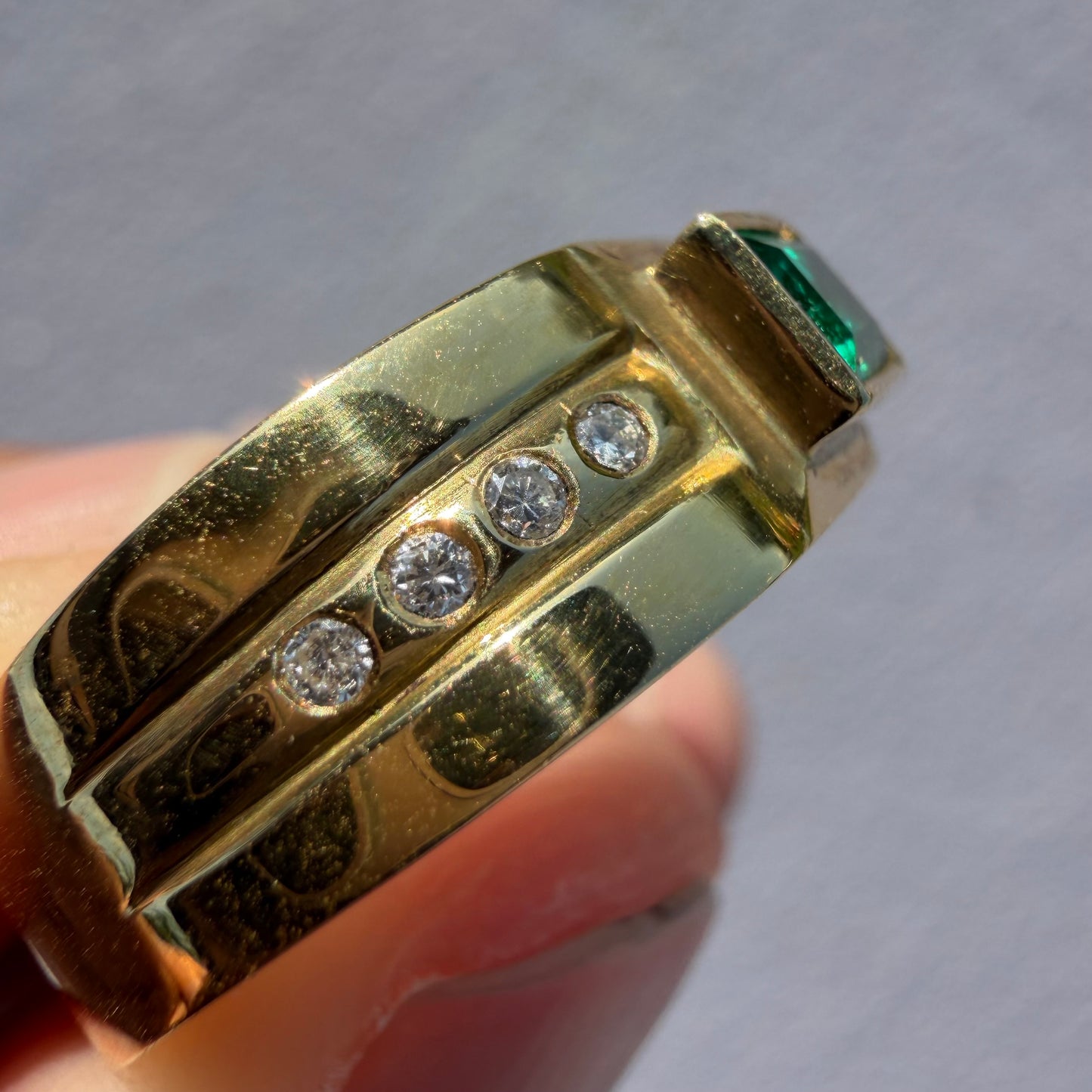 1980’s New Old Stock Solid 18k Yellow Gold 1.0ctw Natural Columbian Emerald and VS Diamond Ring (7)